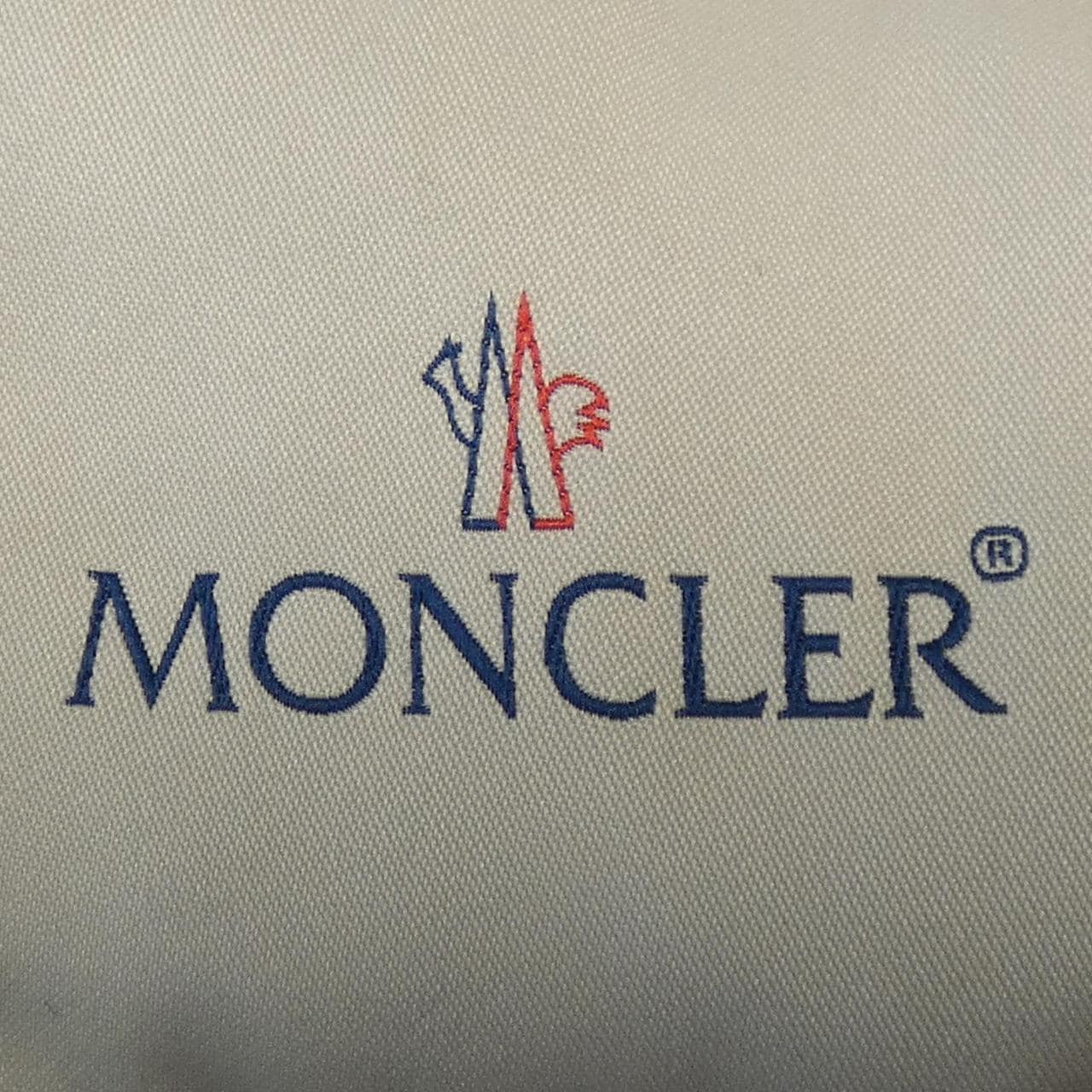 MONCLER蒙克勒羽绒服