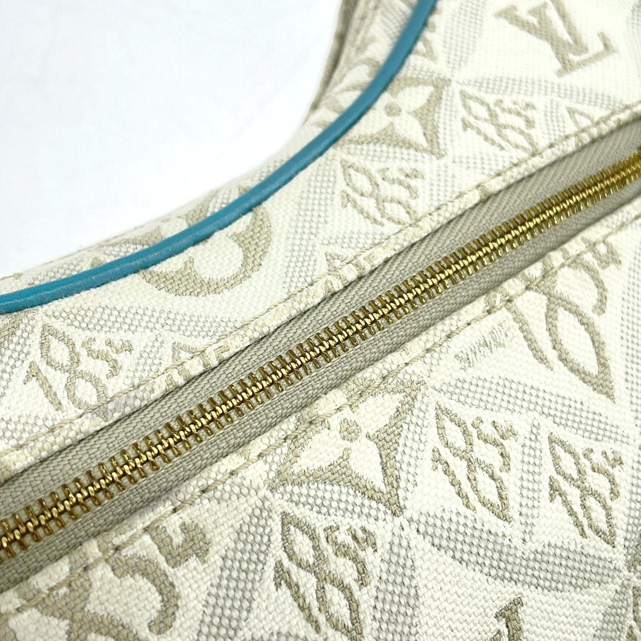 ルイヴィトン SINCE1854 ループ M81094 ショルダーバッグ