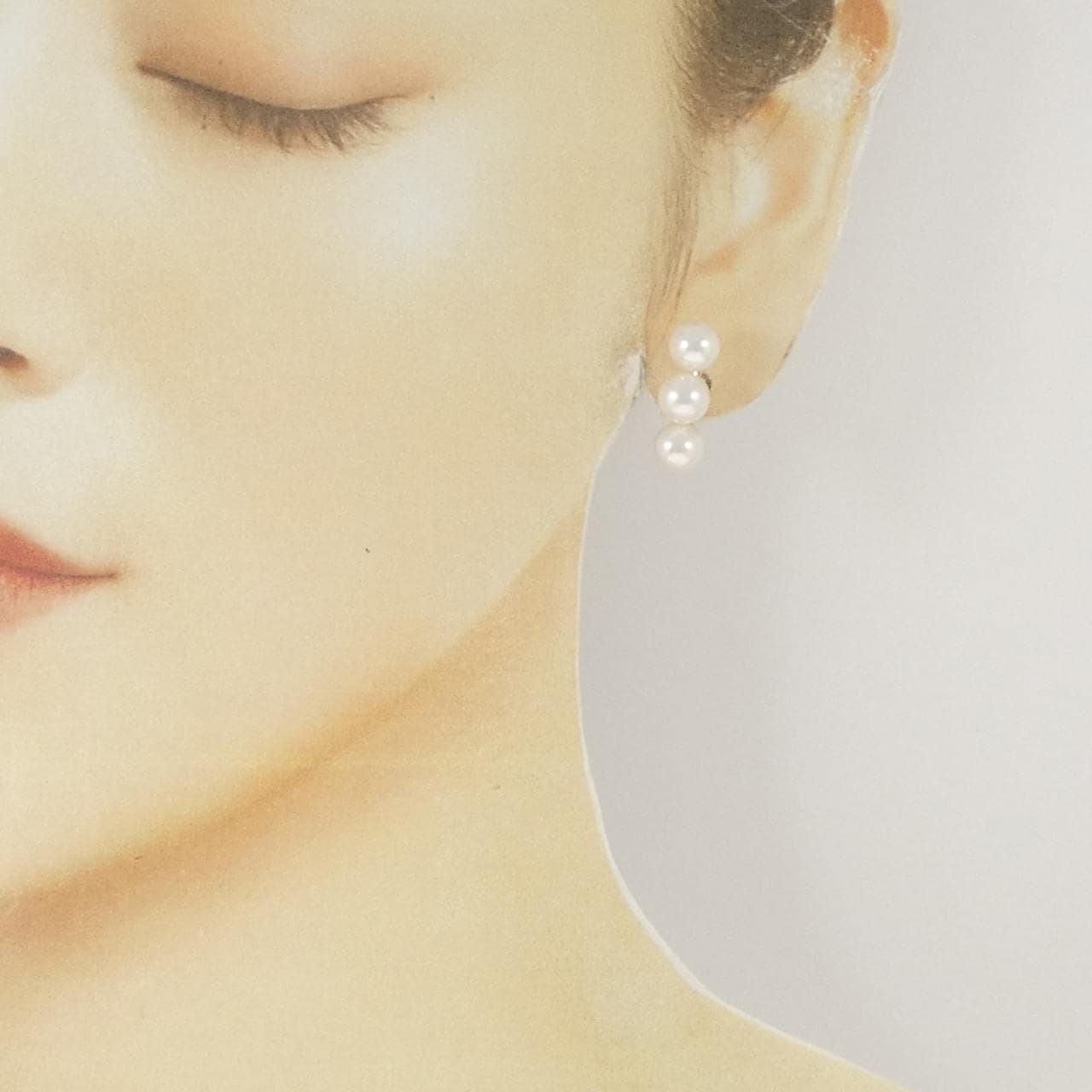 K18YG Akoya pearl earrings