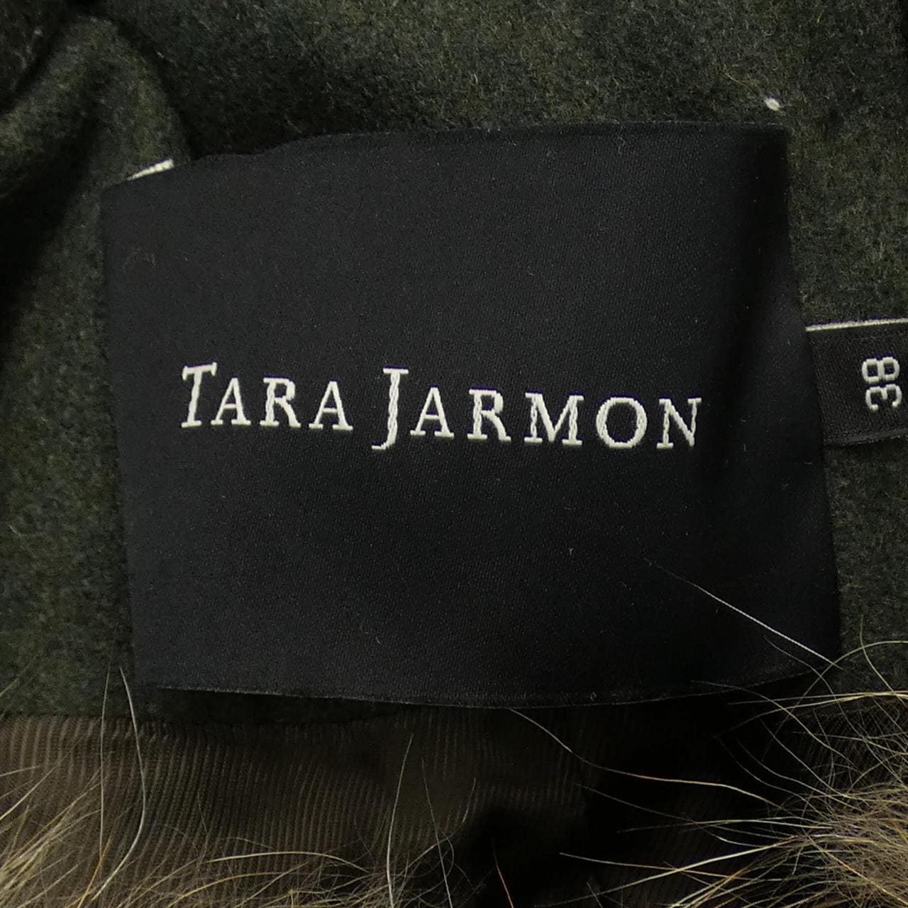 TARA JARMON大衣