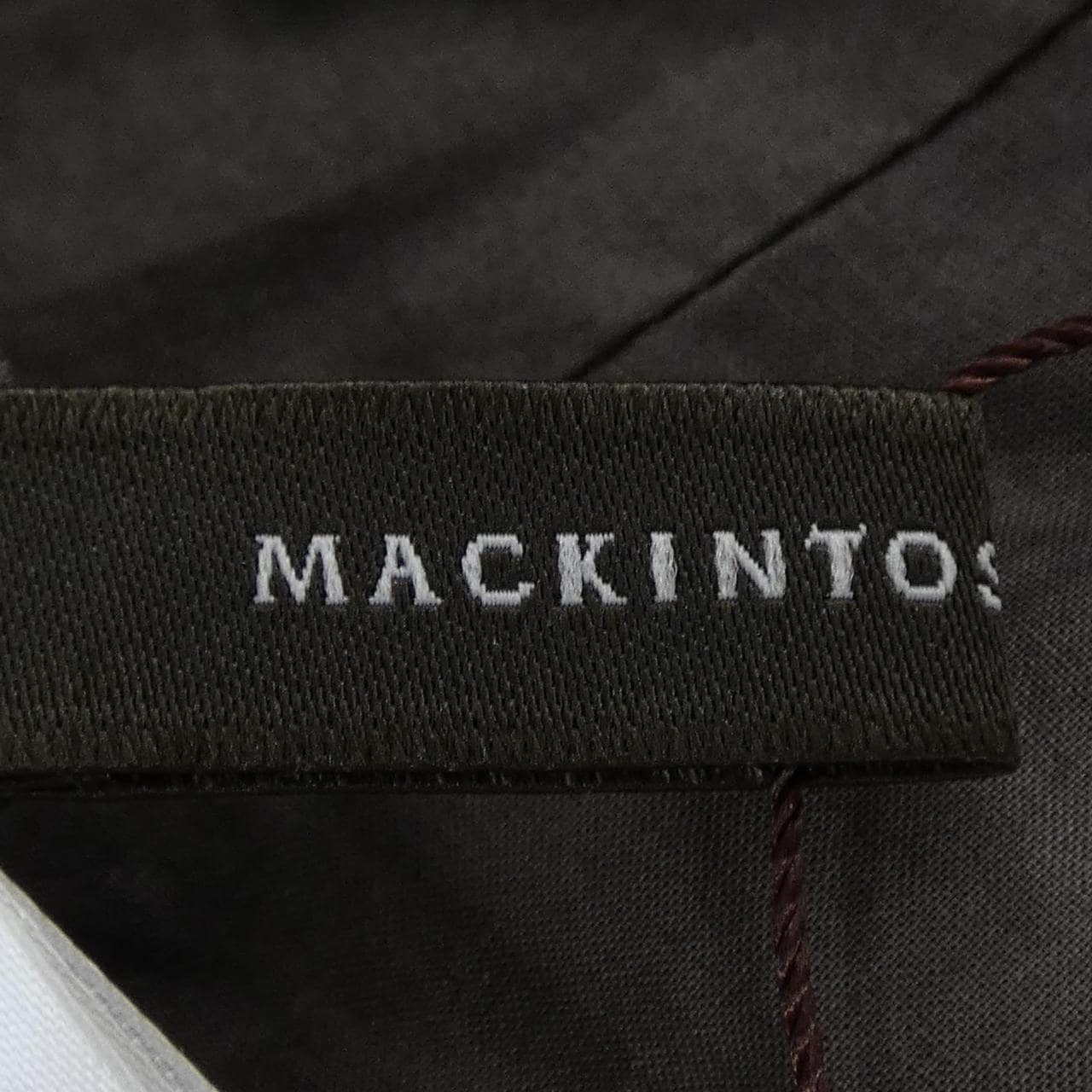 麥金塔倫敦MACKINTOSH LONDON上衣