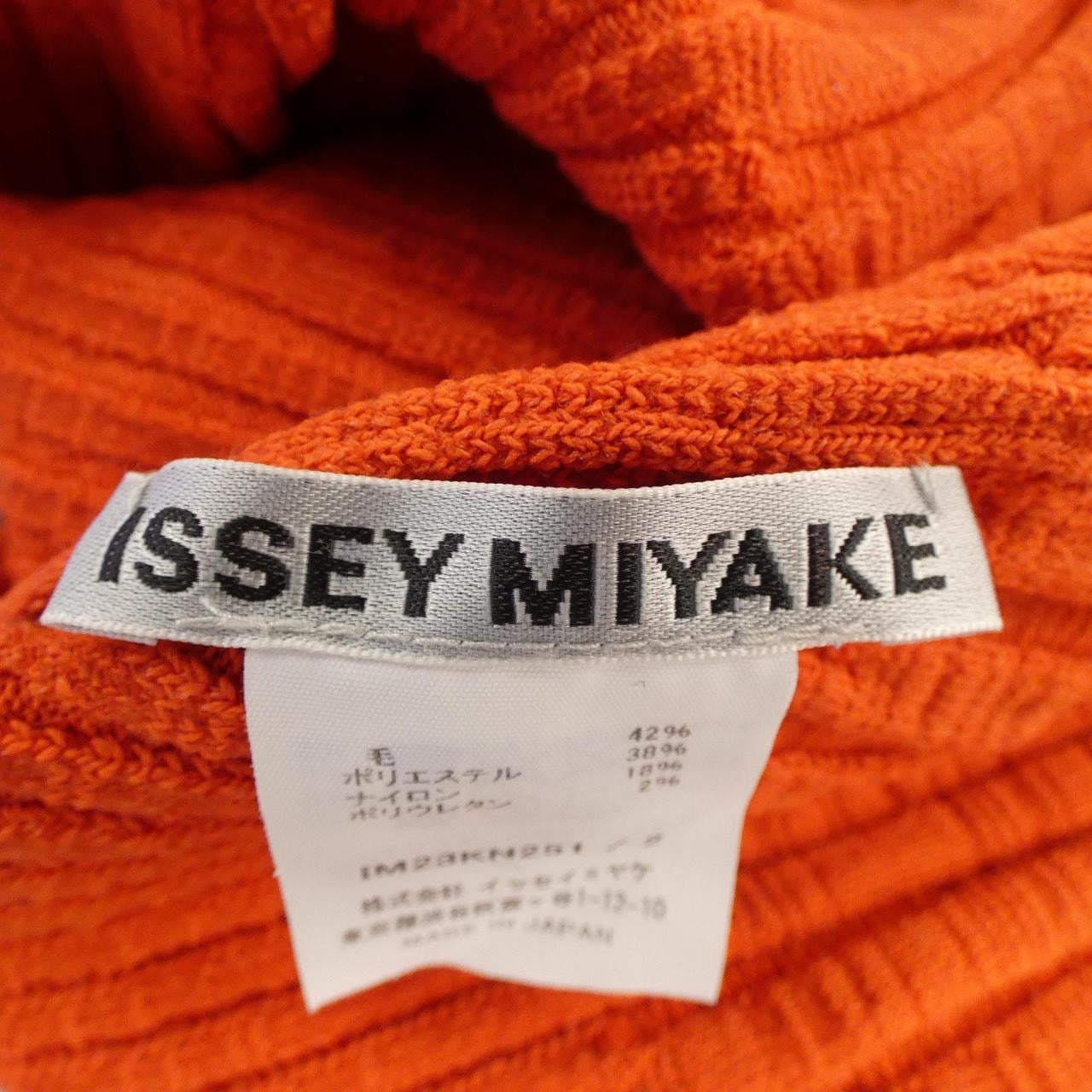 イッセイミヤケ ISSEY MIYAKE IM23KN251 トップス