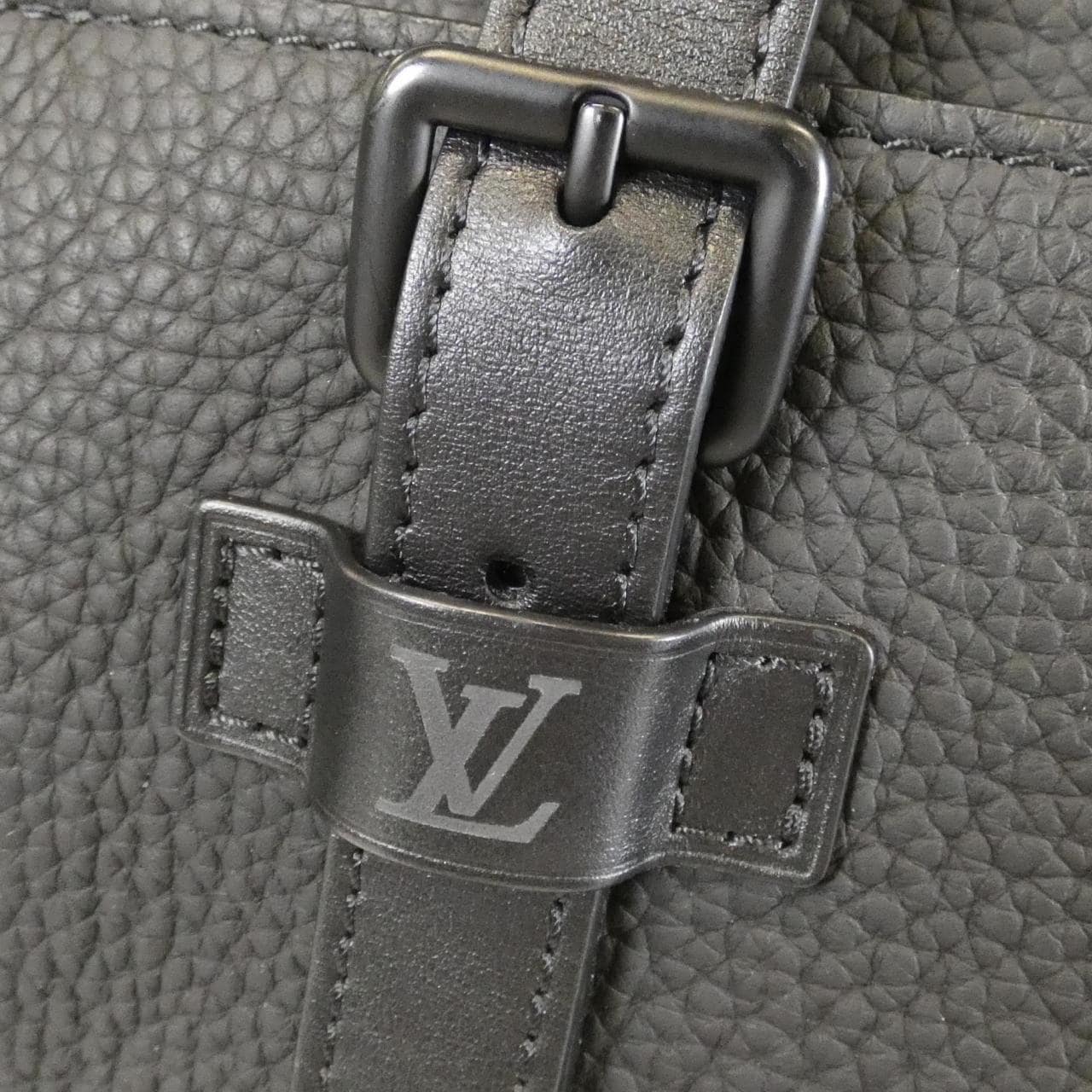 LOUIS VUITTON Taurillon Christopher 托特包 M58479 包