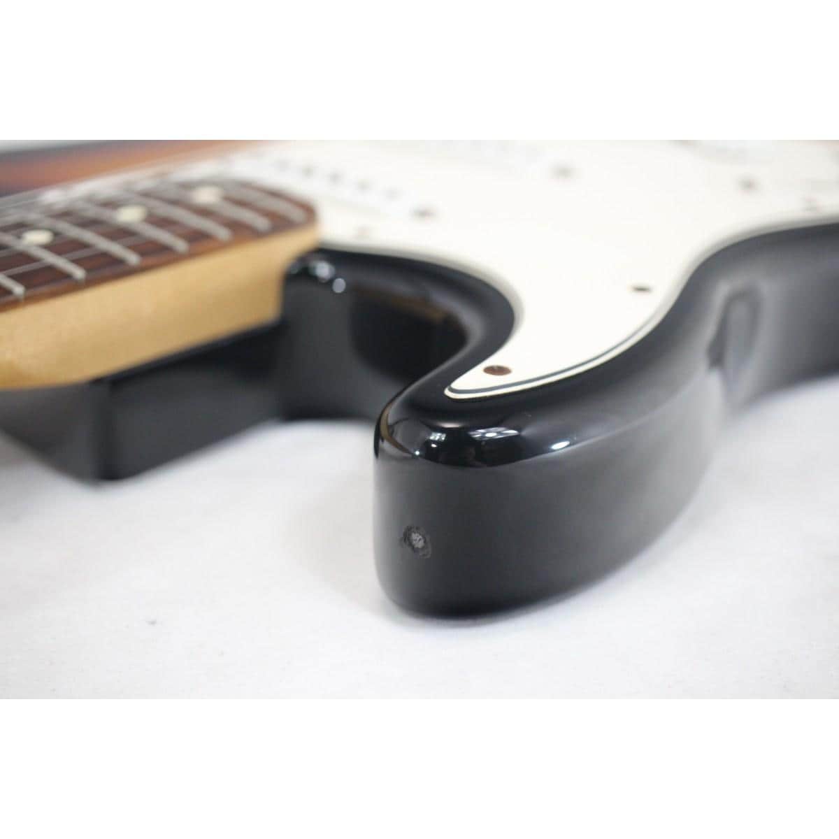 FENDER STANDARD STRATOCASTER/LH