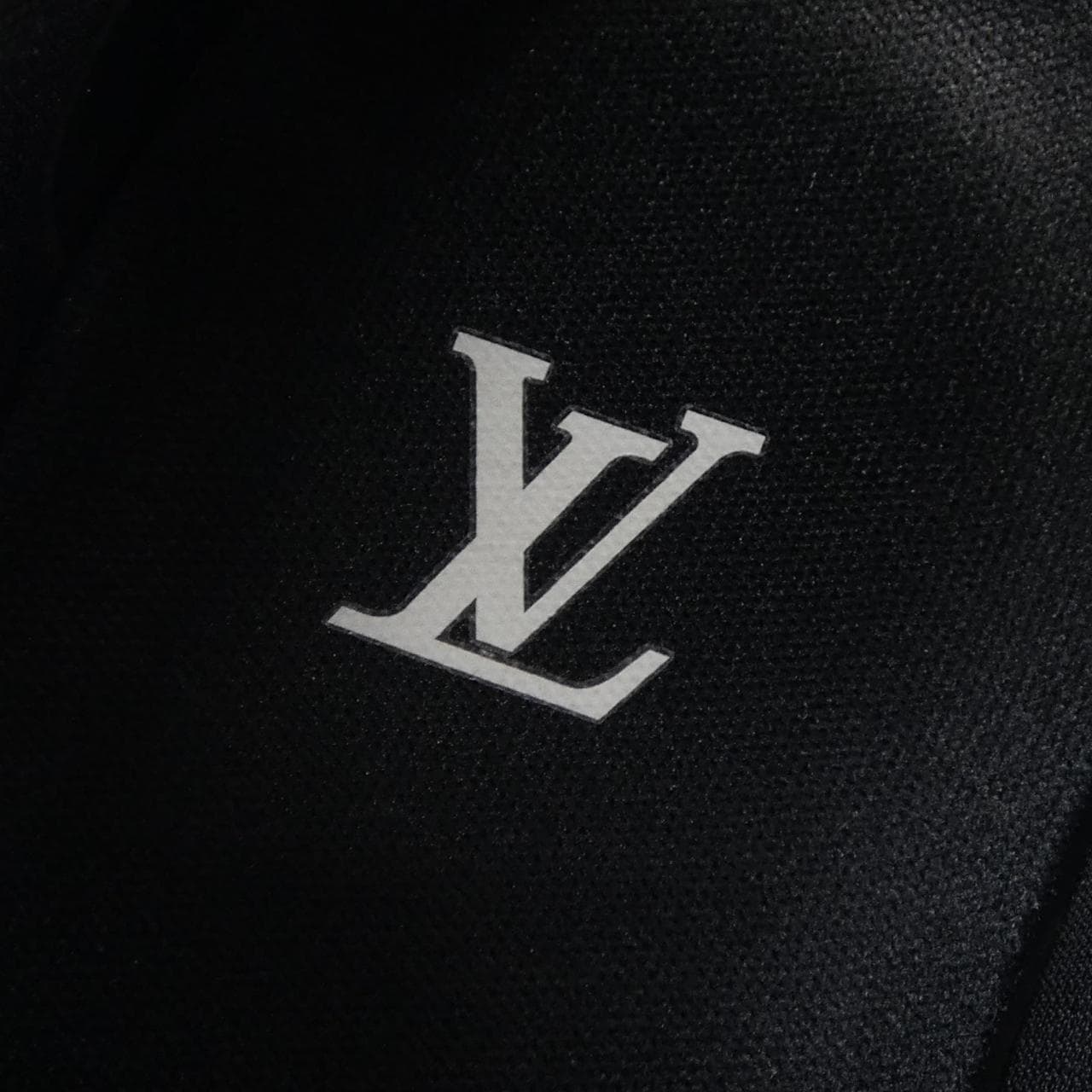 ルイヴィトン LOUIS VUITTON LVクラシック スニーカー