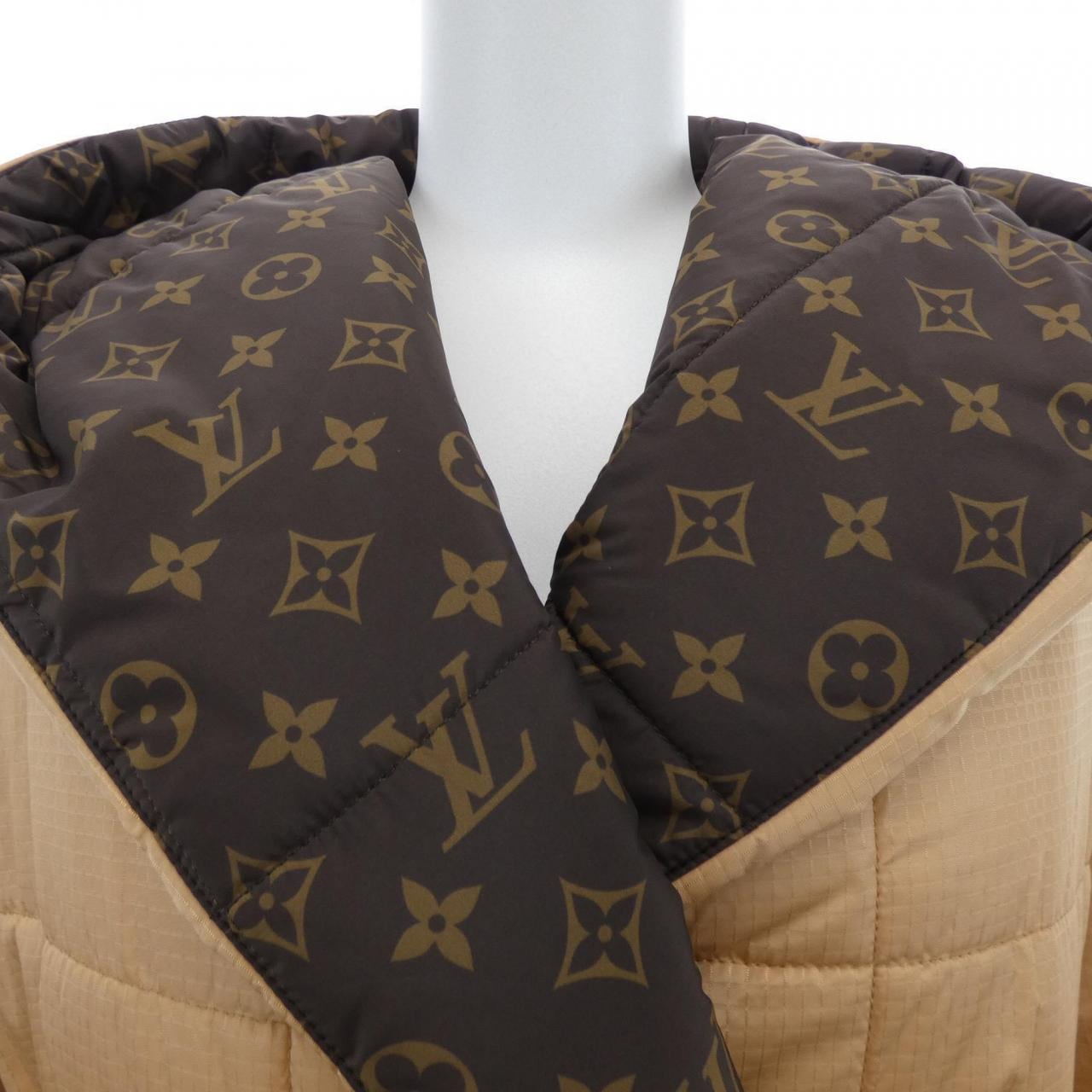 LOUIS VUITTON Vuitton Short Pillow Puffer Wrap Coat FNOW29E54
