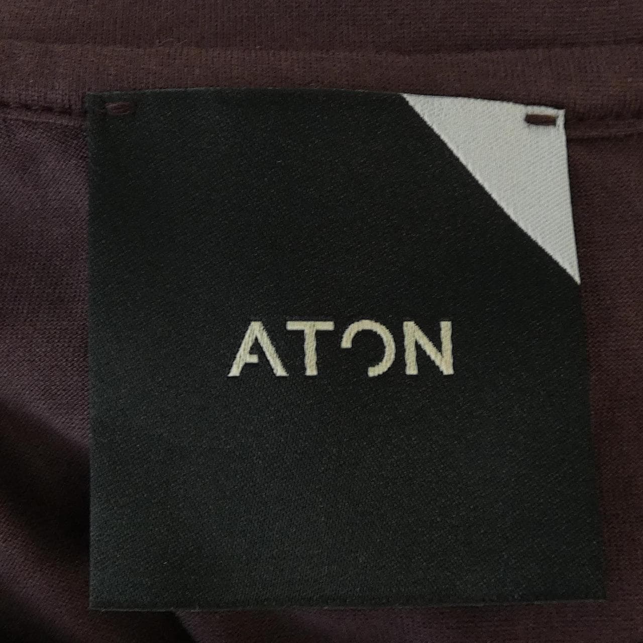 エイトン ATON トップス