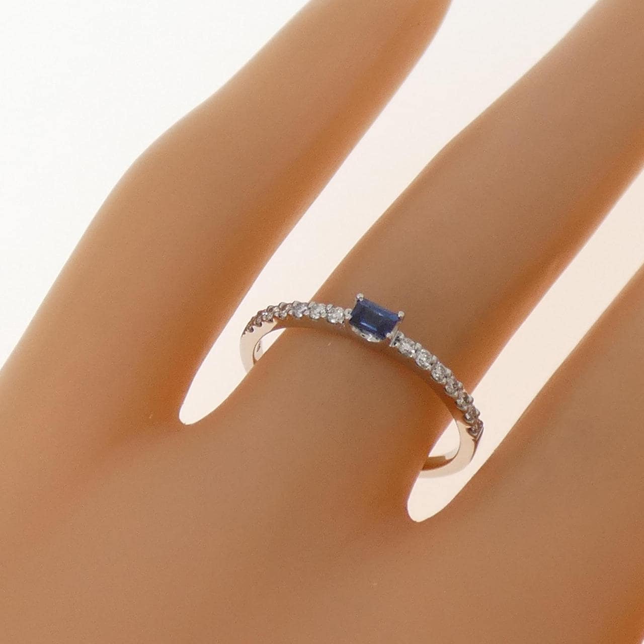 【新品】PT900 サファイヤ リング 0.10CT