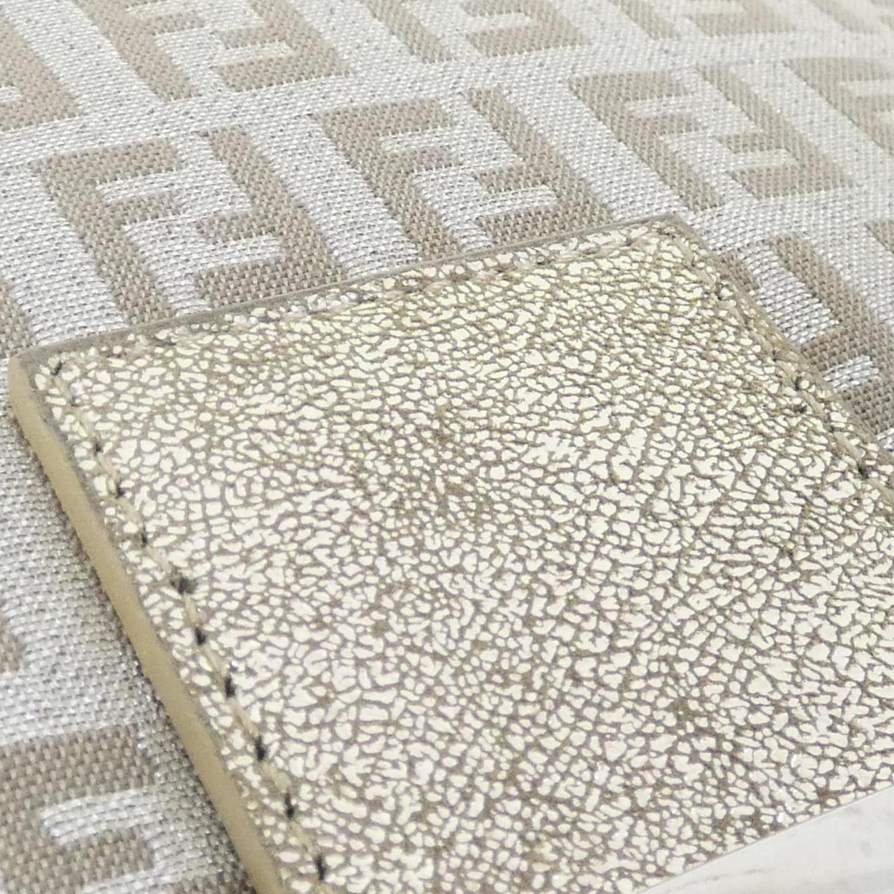 フェンディ 8BT075 RQ6 ショルダーバッグ