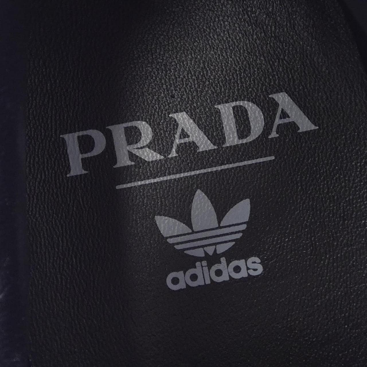 プラダ PRADA スニーカー