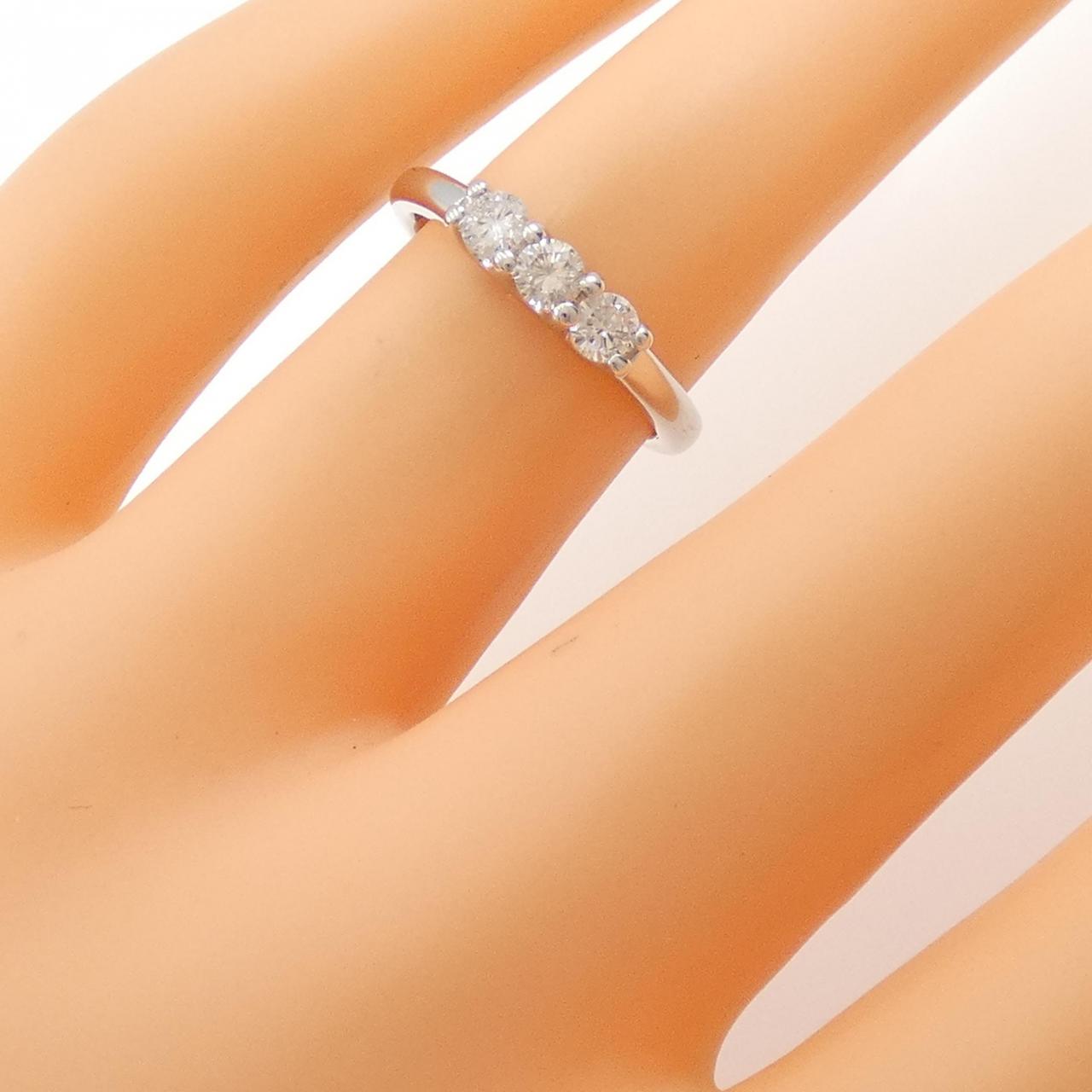 K18WG スリーストーン ダイヤモンド リング 0.30CT