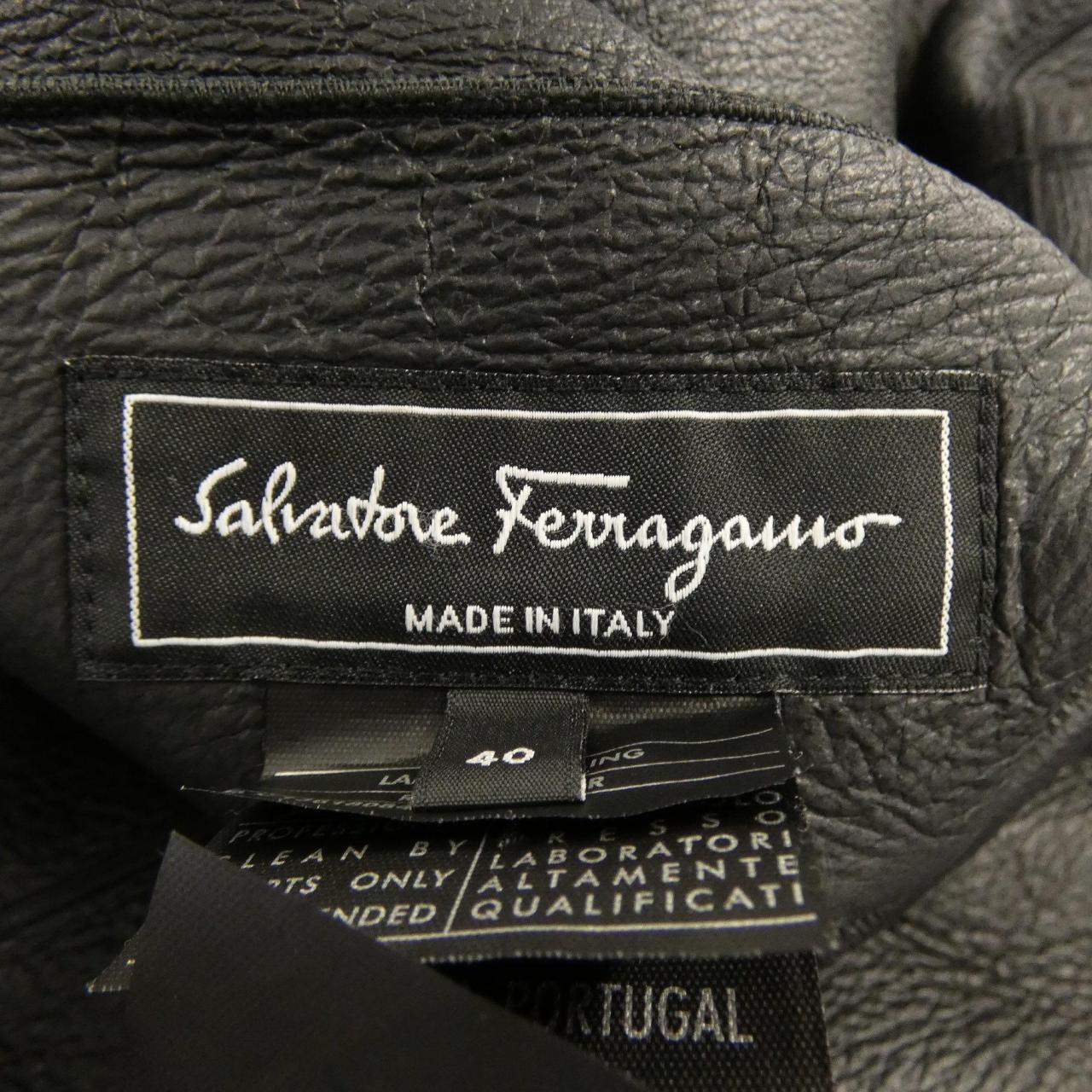 サルヴァトーレフェラガモ SALVATORE FERRAGAMO ムートンコート