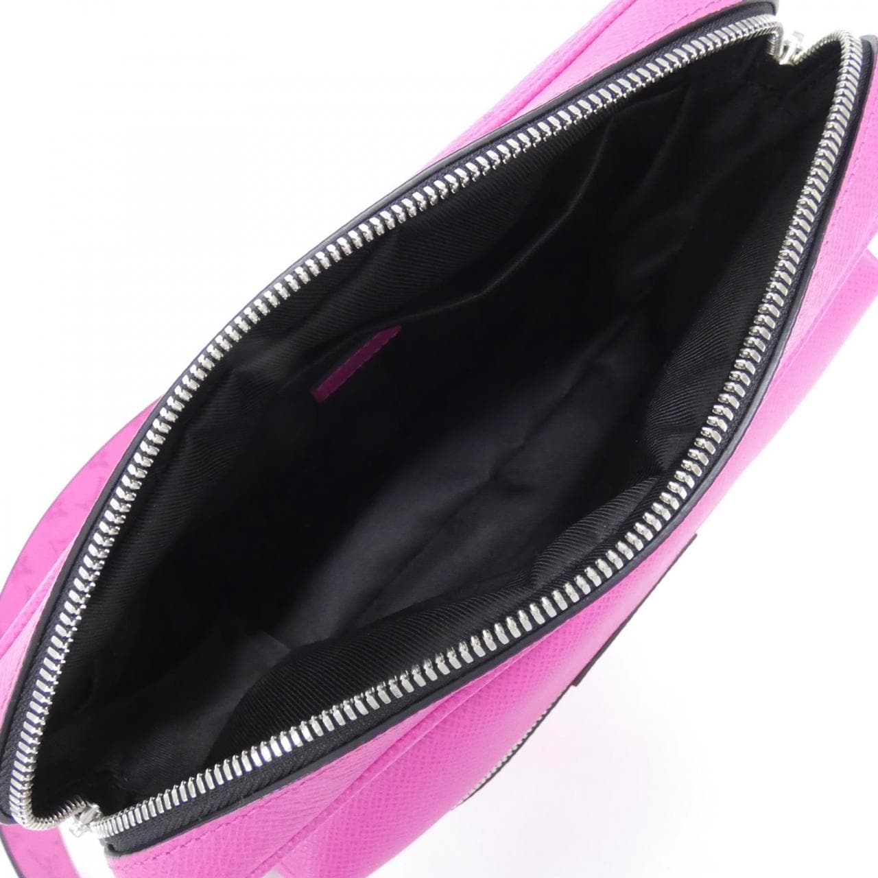 ルイヴィトン タイガ ラマ アウトドア メッセンジャー M30765 ショルダーバッグ