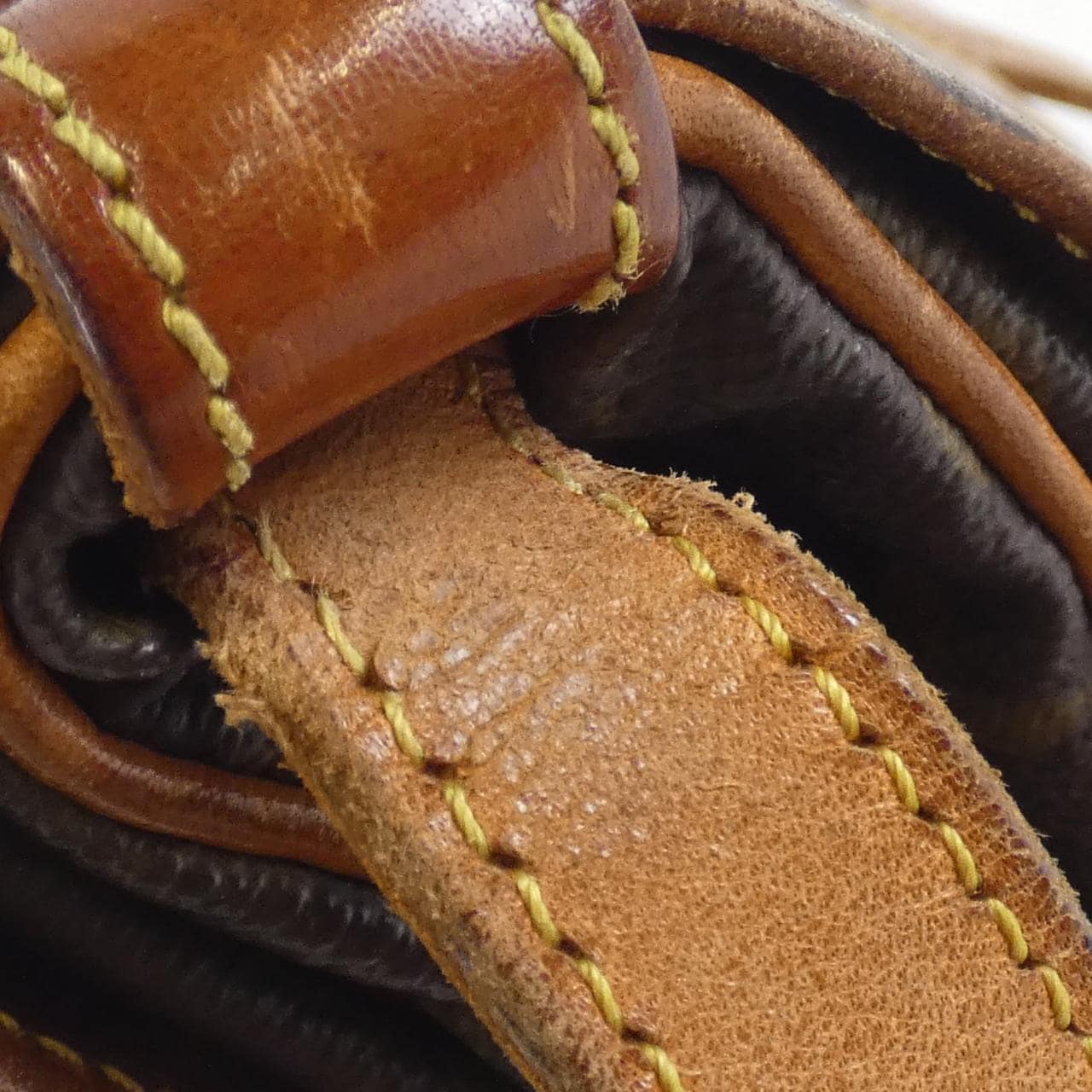 ルイヴィトン モノグラム ソミュール 30cm M42256 ショルダーバッグ