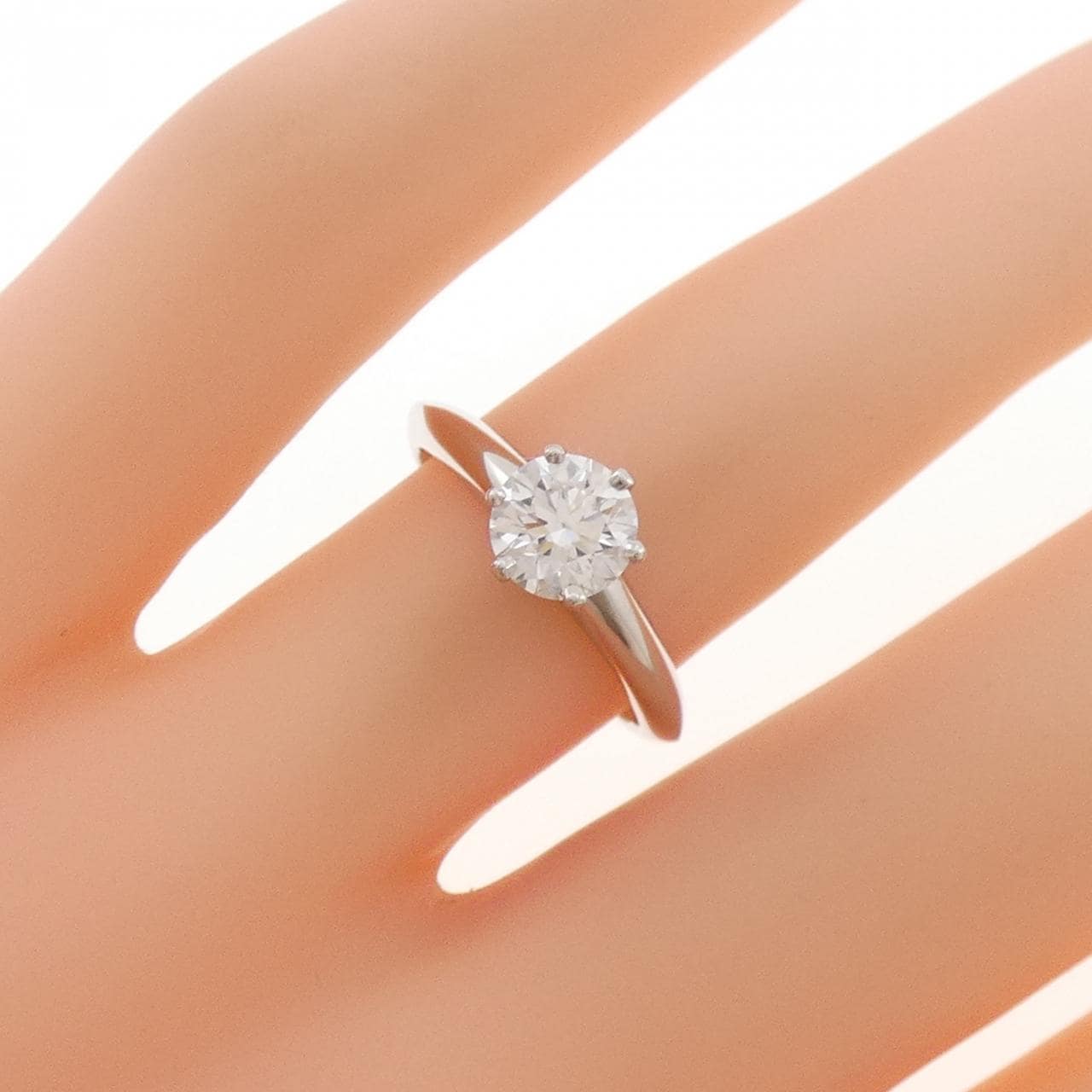 ティファニー クラシックソリティア リング 0.73CT