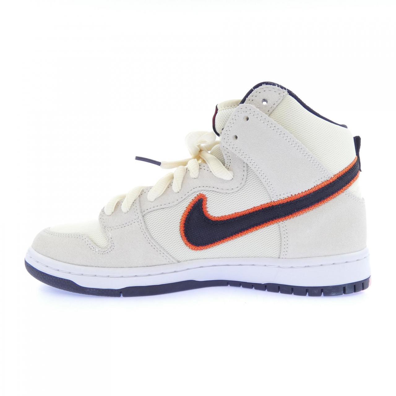 ナイキ NIKE DO9394-100 スニーカー