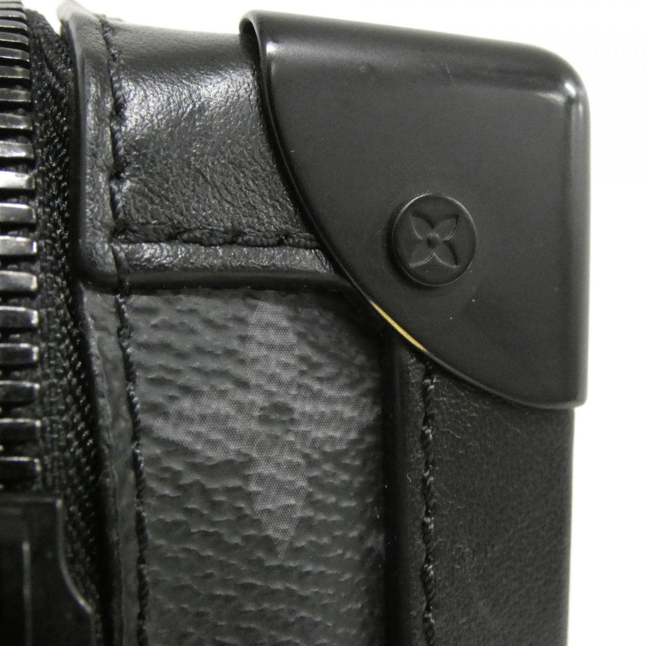 ルイヴィトン モノグラム エクリプス ソフトトランク M44730 ショルダーバッグ