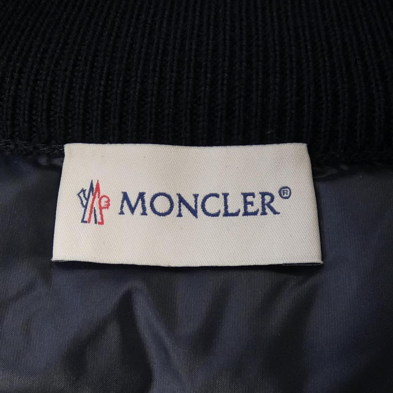 【新品】モンクレール MONCLER K20939B00023 ダウンジャケット