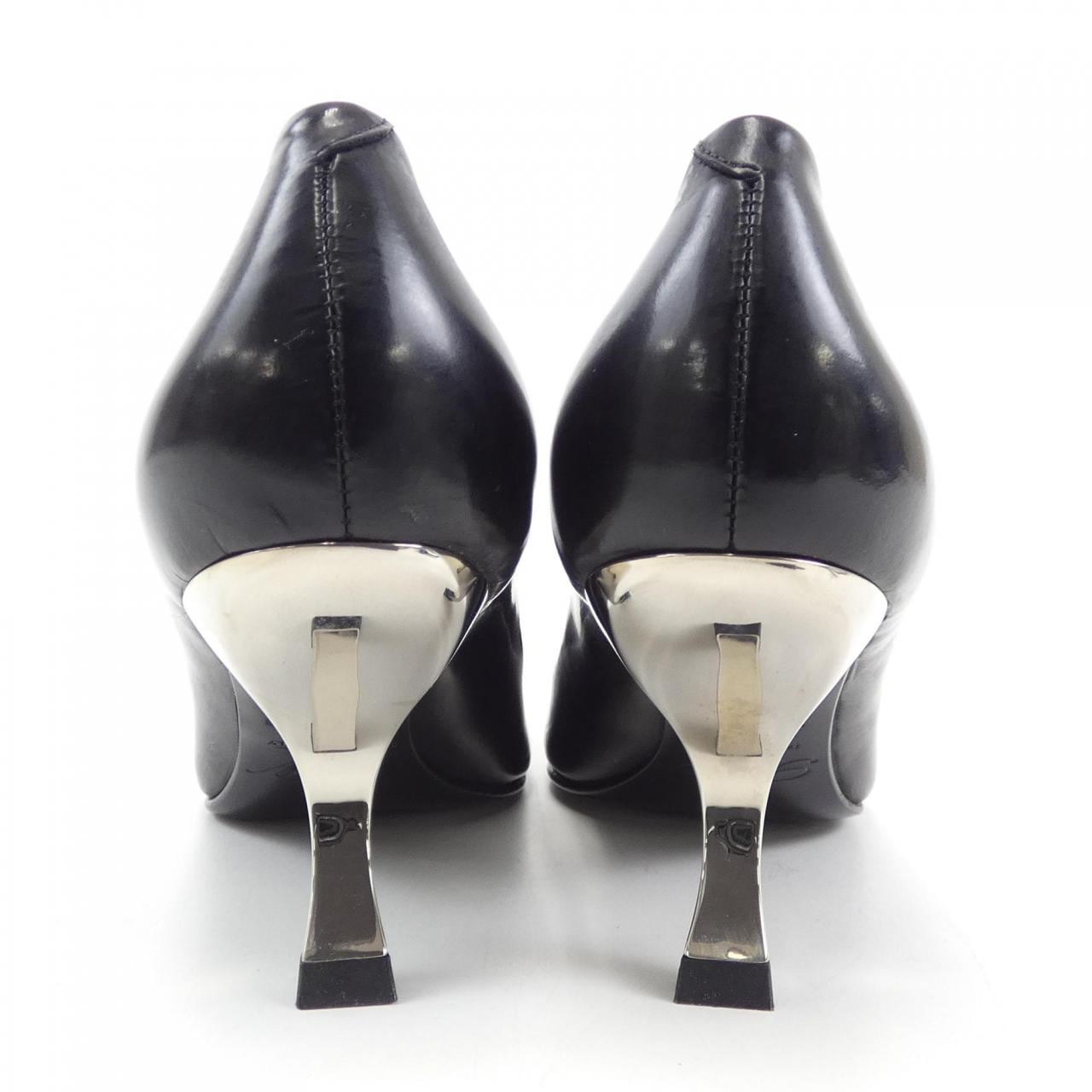 ロジェヴィヴィエ ROGER VIVIER パンプス
