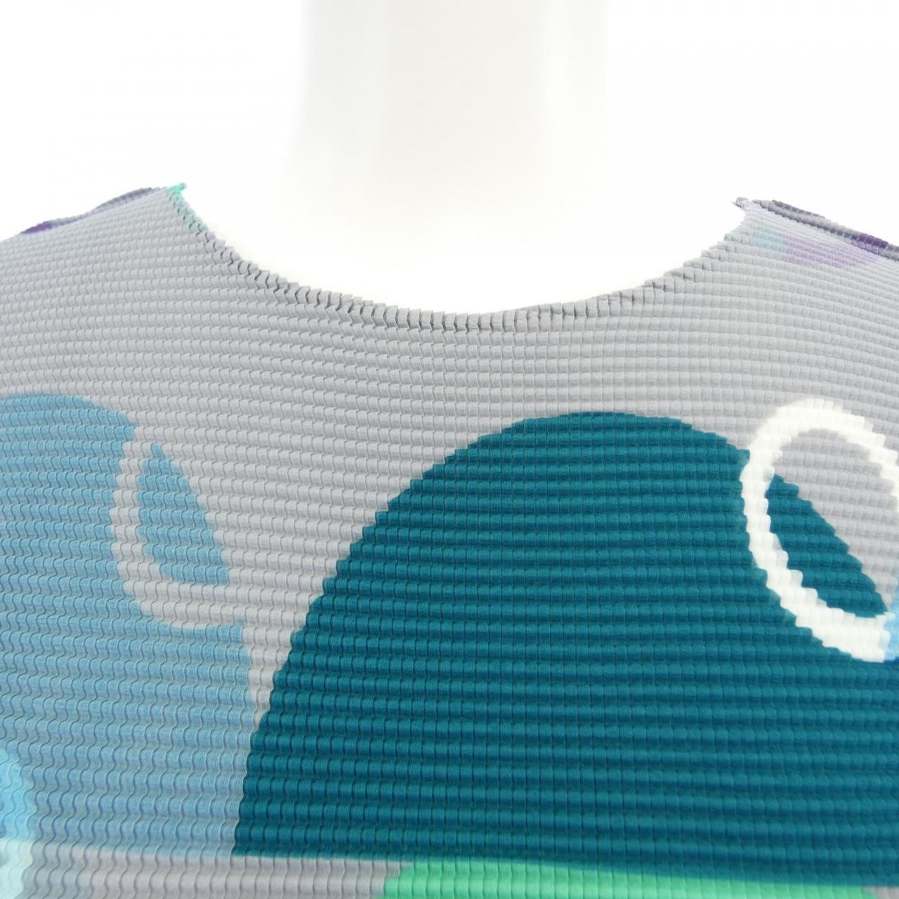ミーイッセイミヤケ me ISSEY MIYAKE MI53FK396 SOMEWHERE トップス