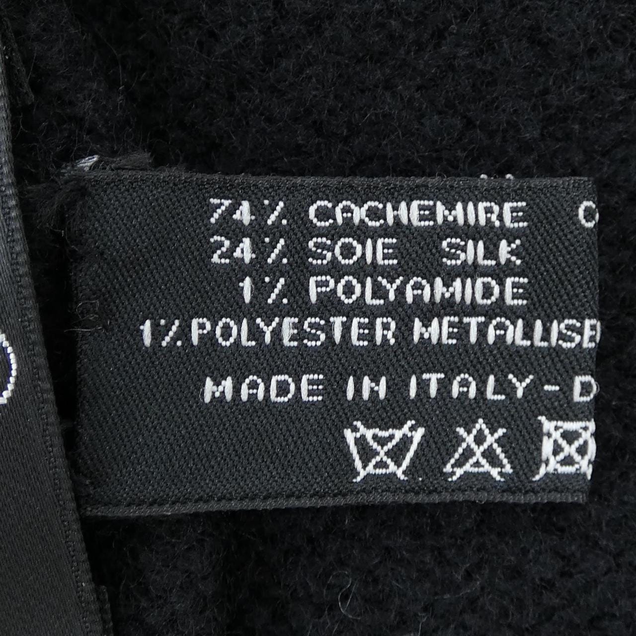 CHANEL MUFFLER