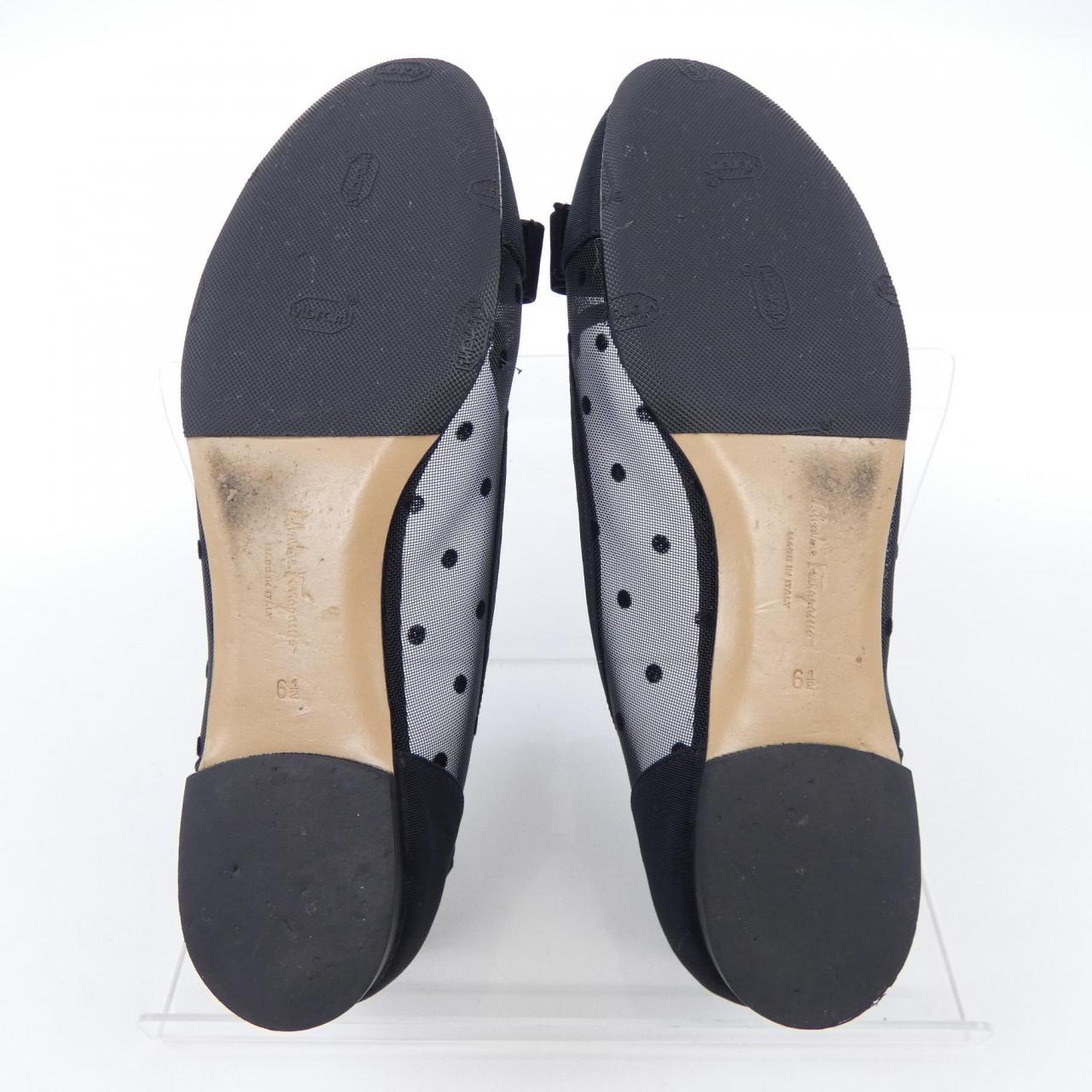 サルヴァトーレフェラガモ SALVATORE FERRAGAMO フラットシューズ