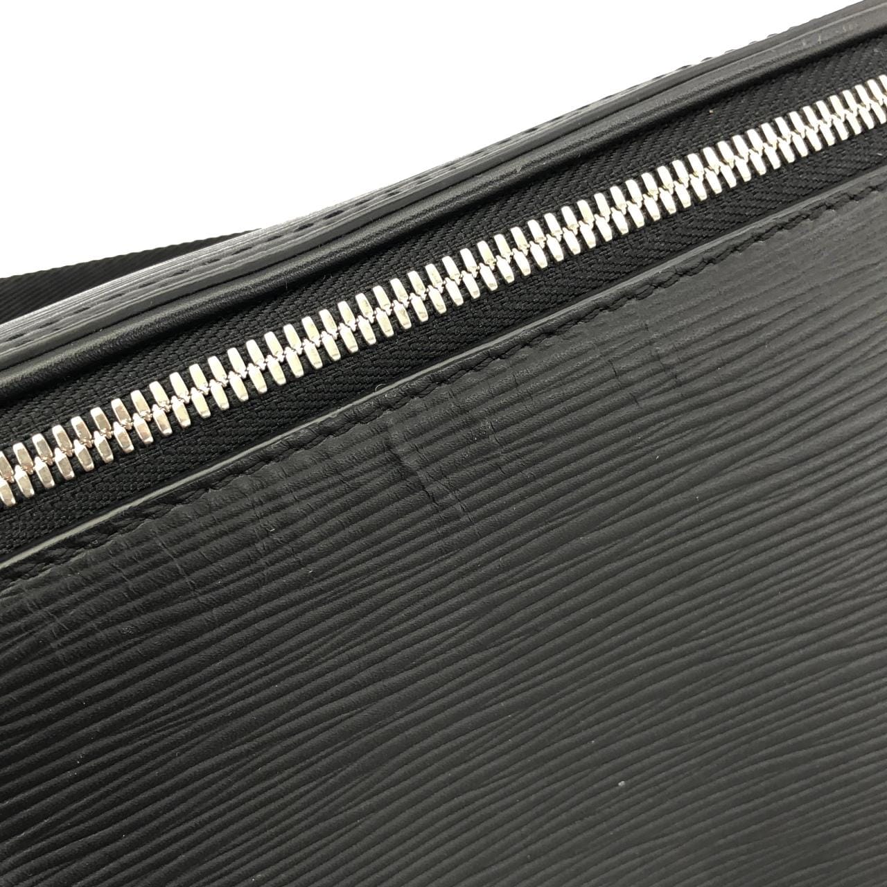 ルイヴィトン エピ ダミエ グラフィット バムバッグ M56610 ショルダーバッグ