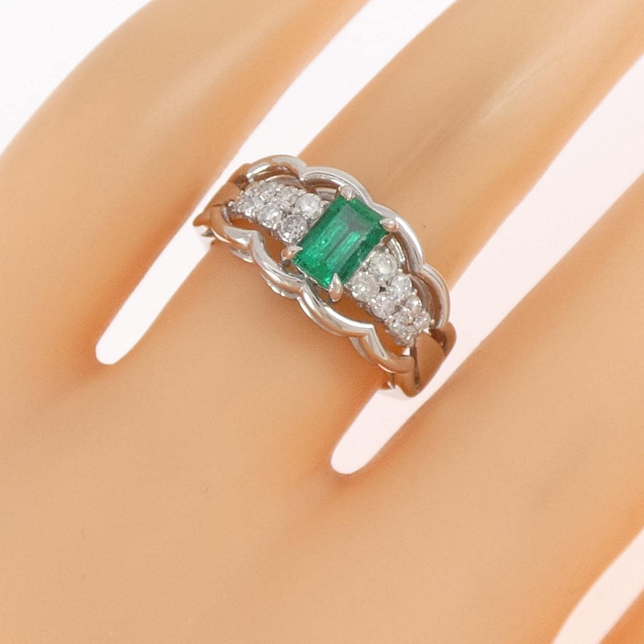 PT900 エメラルド リング 0.56CT