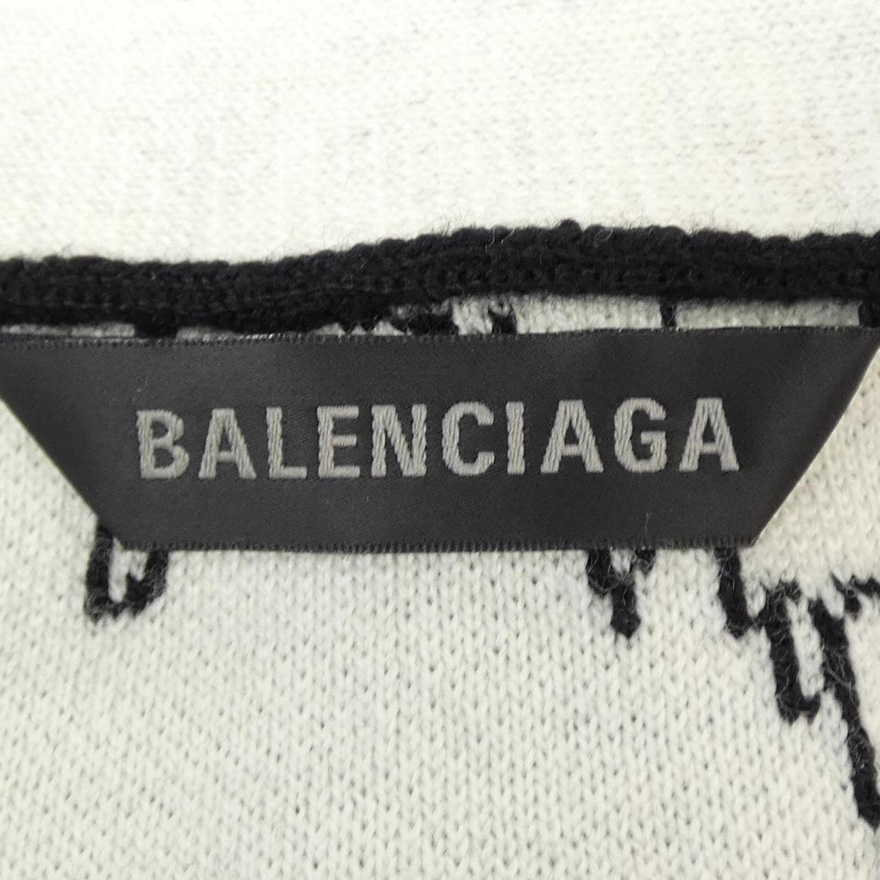 バレンシアガ BALENCIAGA 724852 T1665 カーディガン