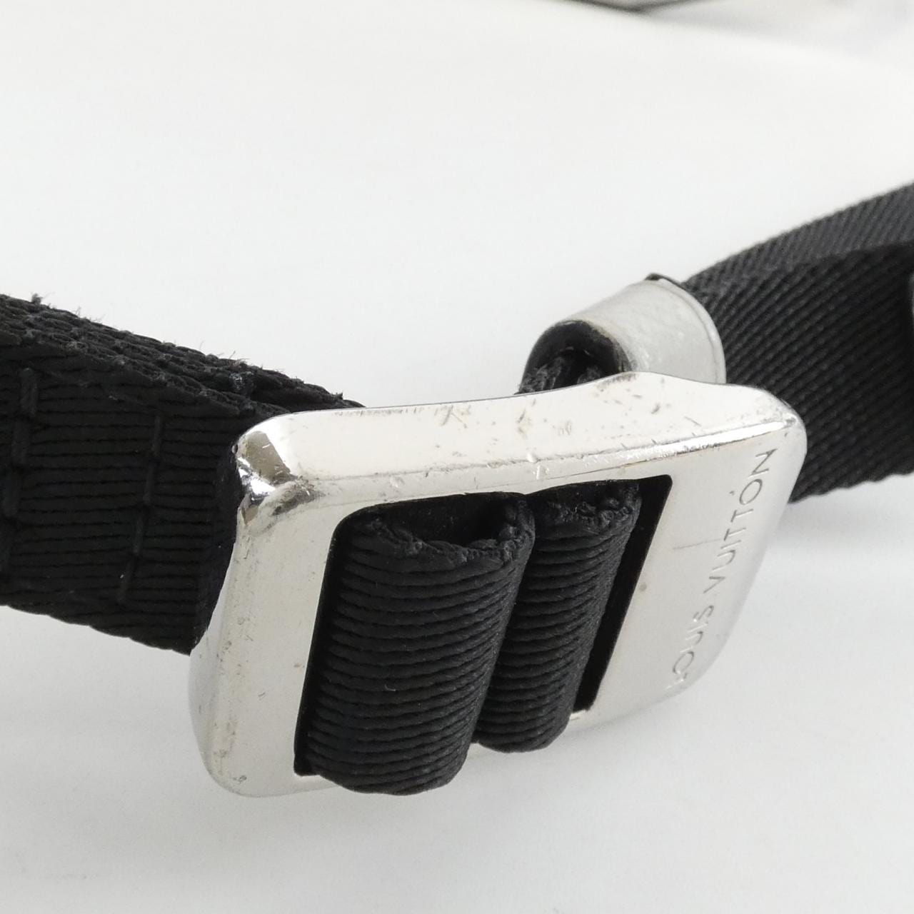 ルイヴィトン タイガ ラマ アウトドア メッセンジャー PM M30243 ショルダーバッグ