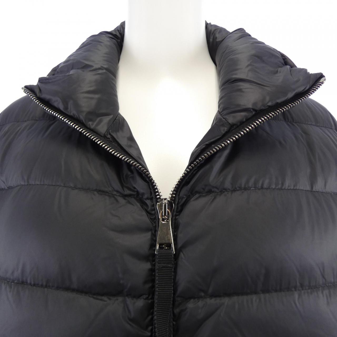 モンクレール MONCLER 20939B51100 ダウンジャケット
