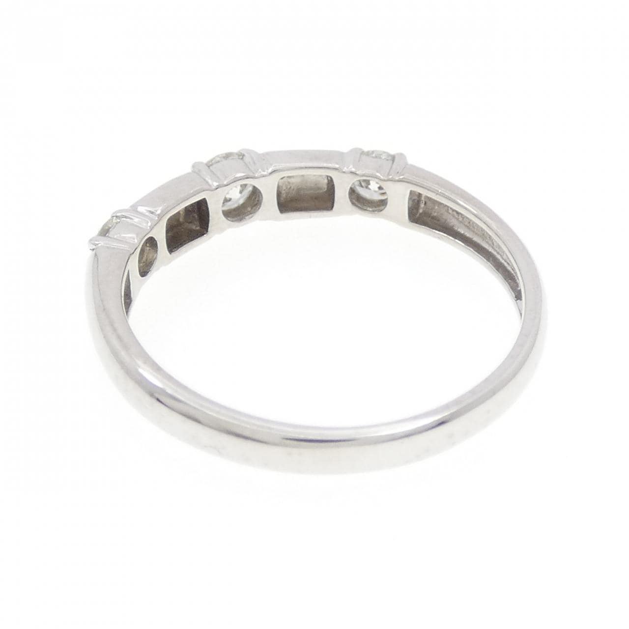 PT900 スリーストーン ダイヤモンド リング 0.30CT