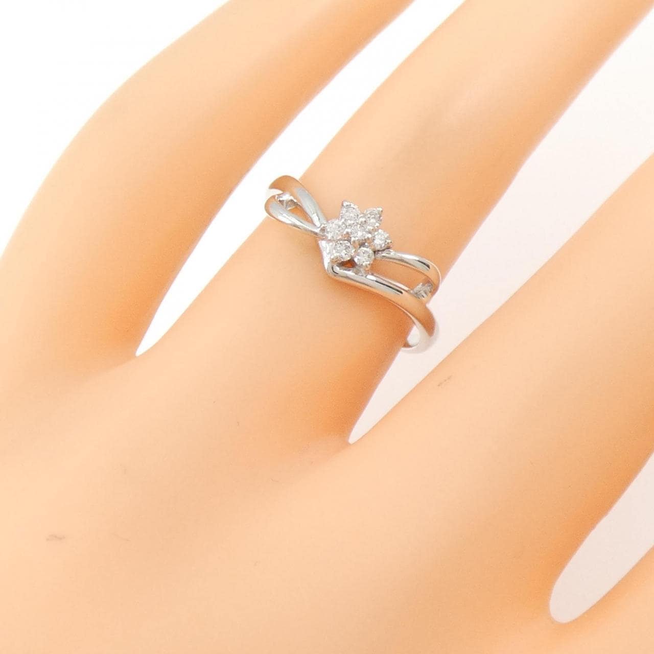 K18WG フラワー ダイヤモンド リング 0.10CT