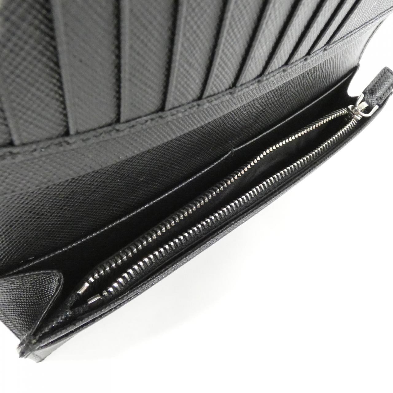 【未使用品】プラダ 2MV836 財布