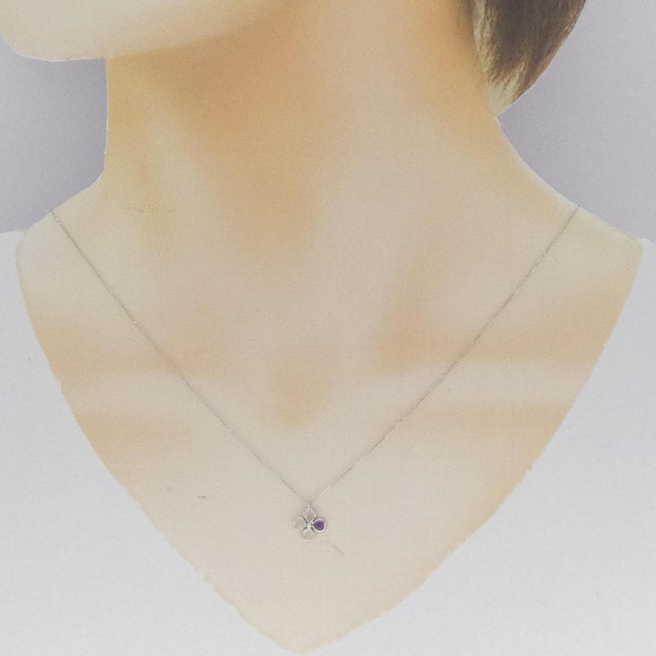 [BRAND NEW] K10WG Flower Moonstone Necklace