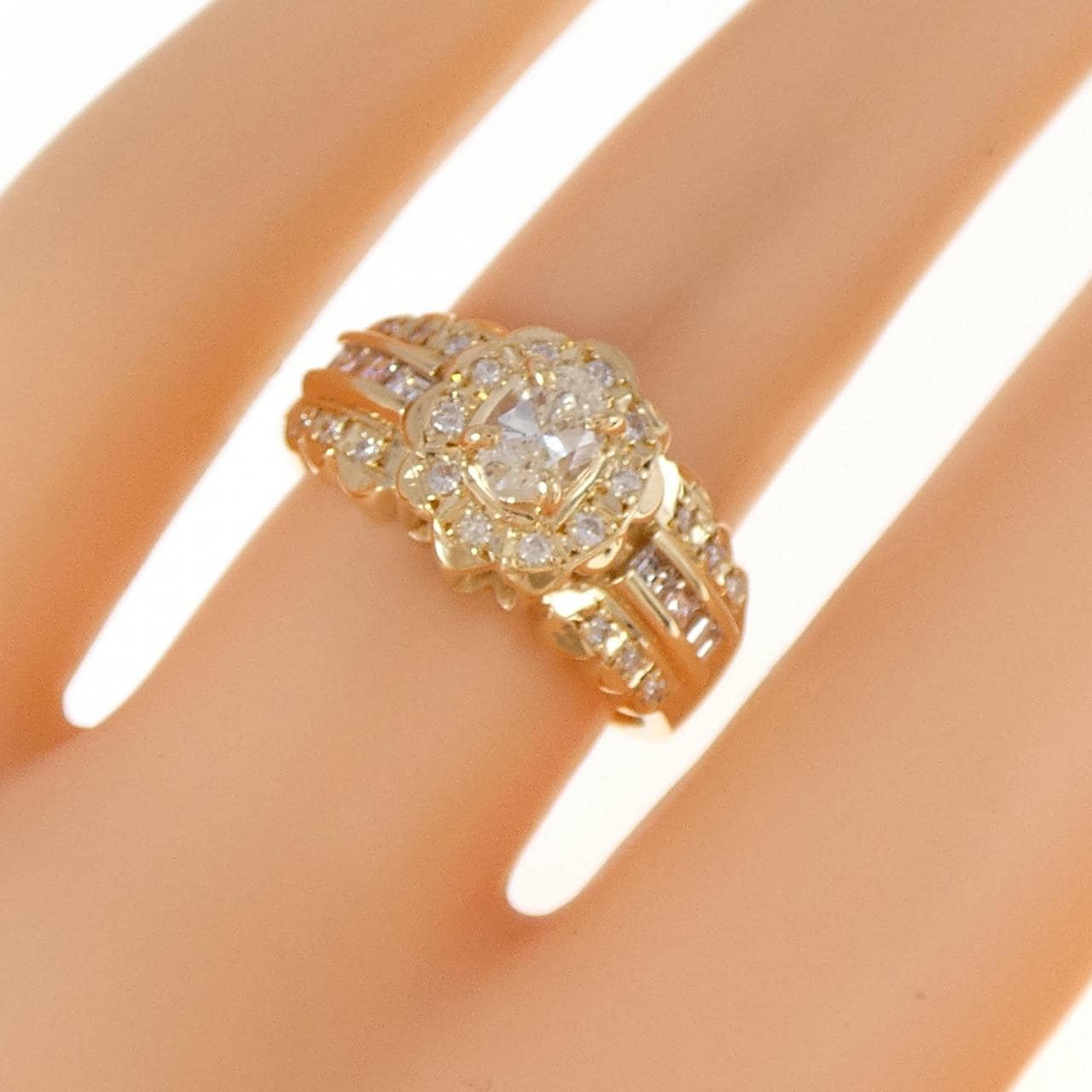 K18YG ダイヤモンド リング 0.70CT