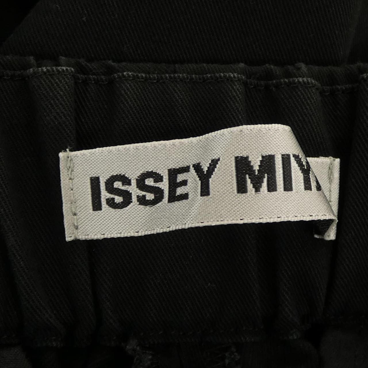 イッセイミヤケ ISSEY MIYAKE IM31FF515 パンツ