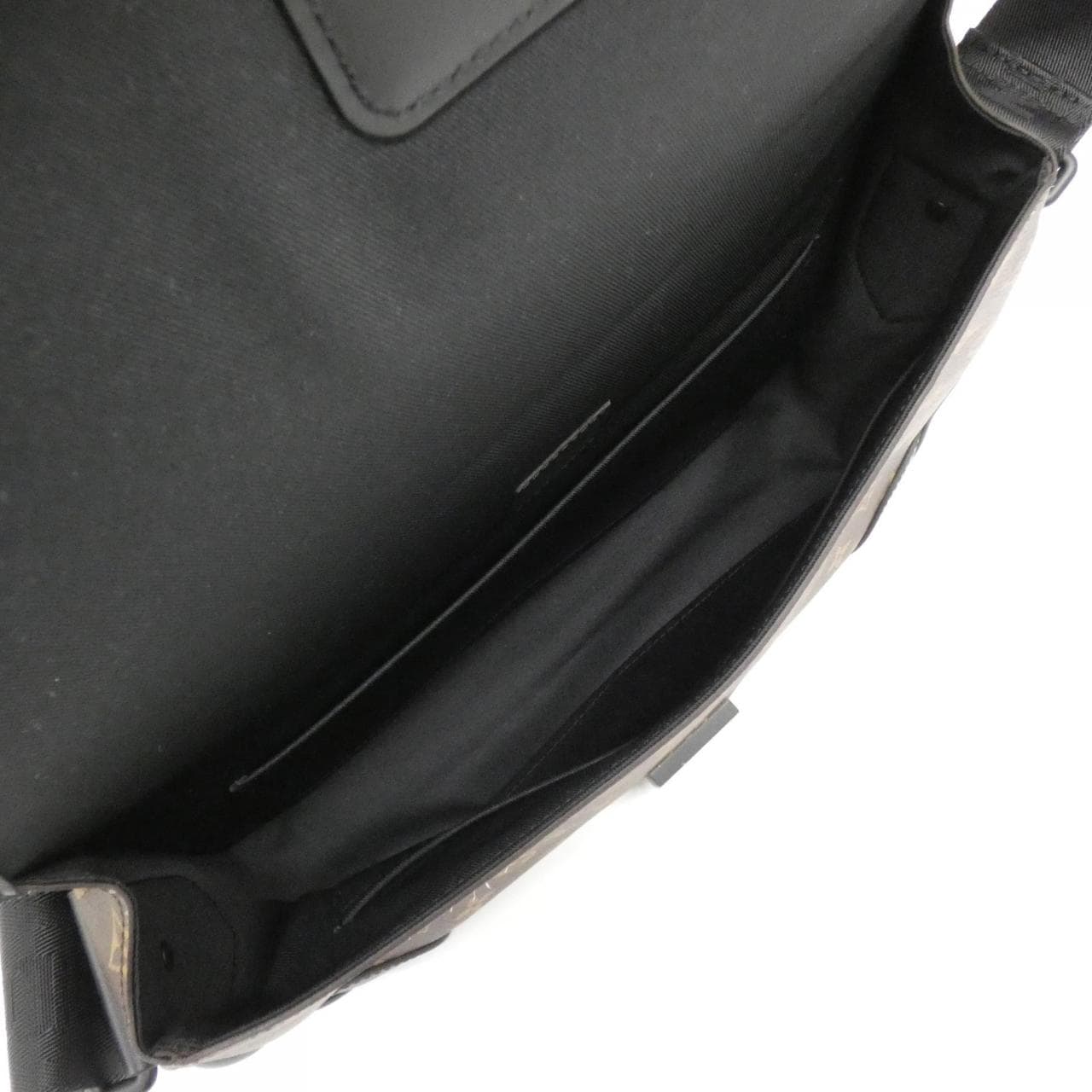 ルイヴィトン モノグラム マカサー アーチー メッセンジャー MM M46328 ショルダーバッグ