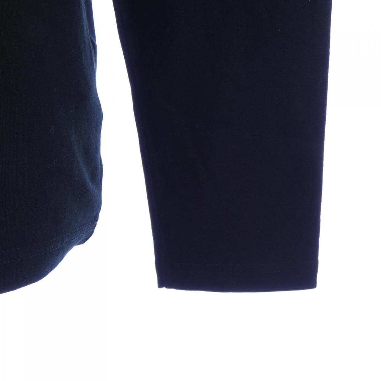 エンポリオアルマーニ EMPORIO ARMANI トップス