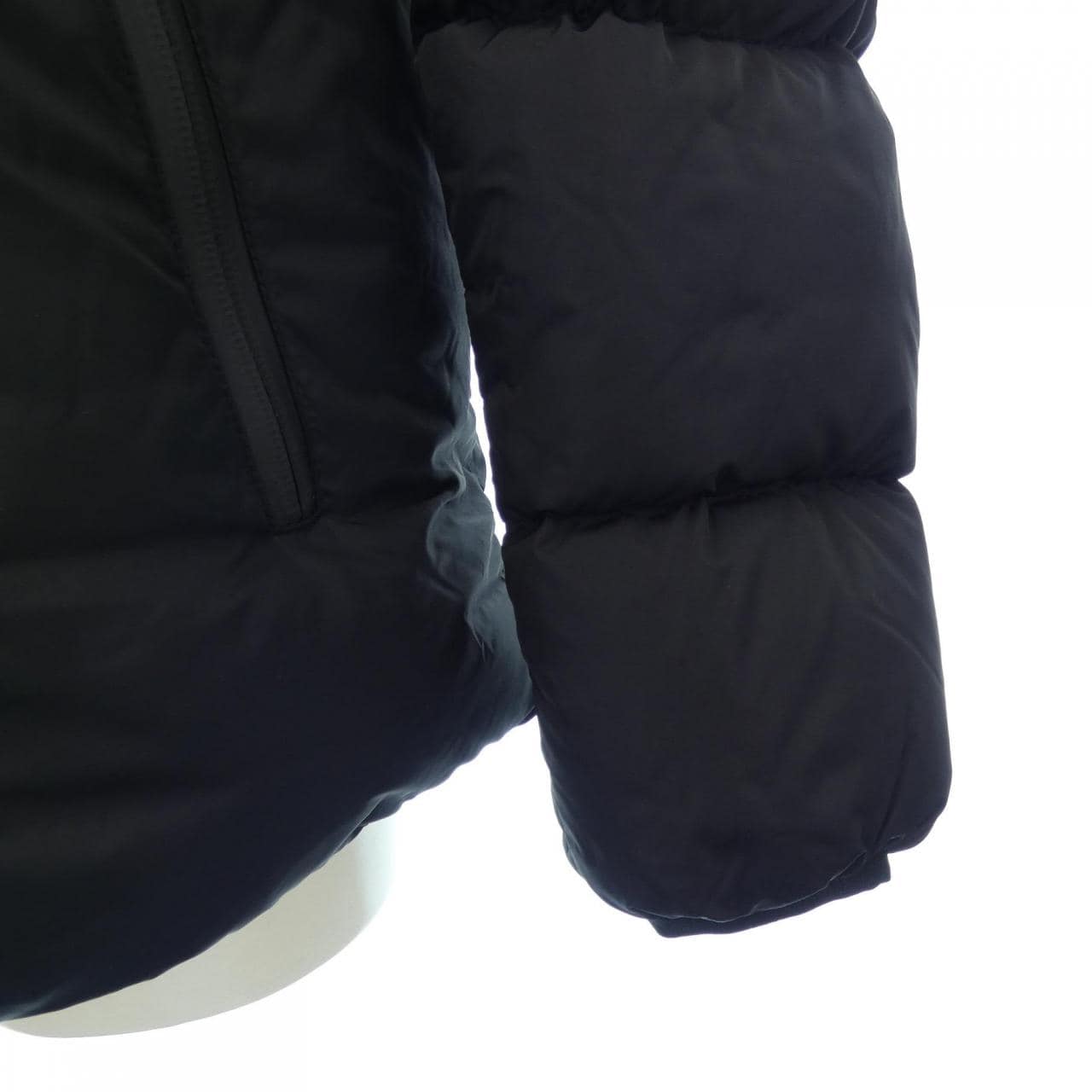モンクレール MONCLER ダウンジャケット