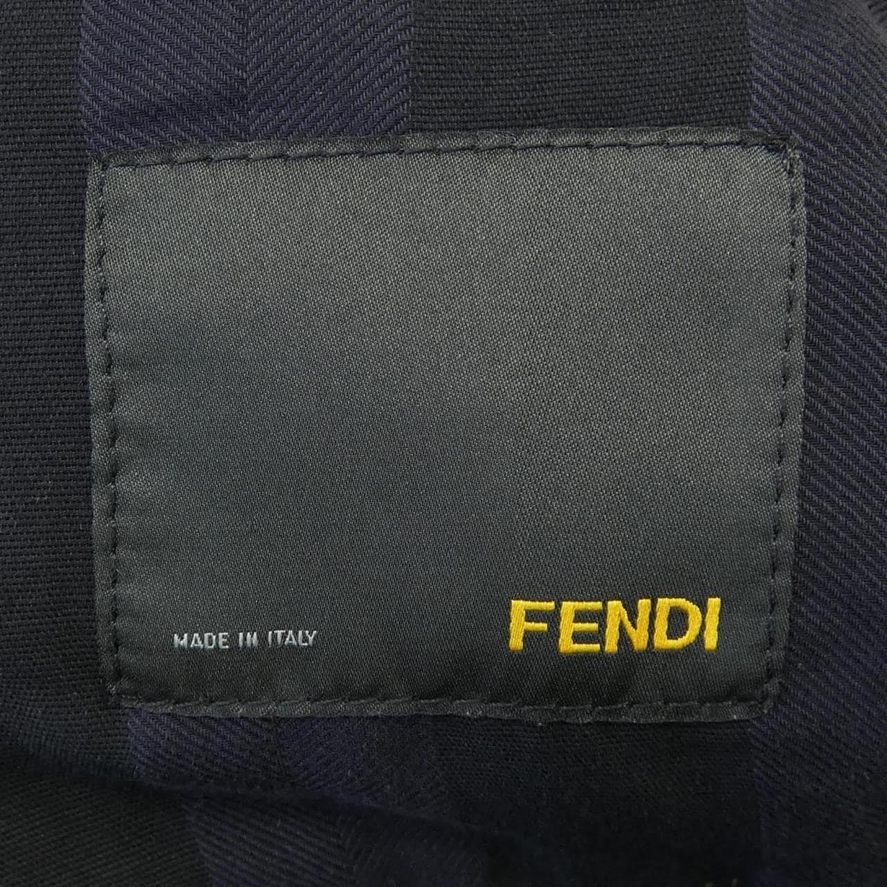 フェンディ FENDI FW0543 D1J ピーコート