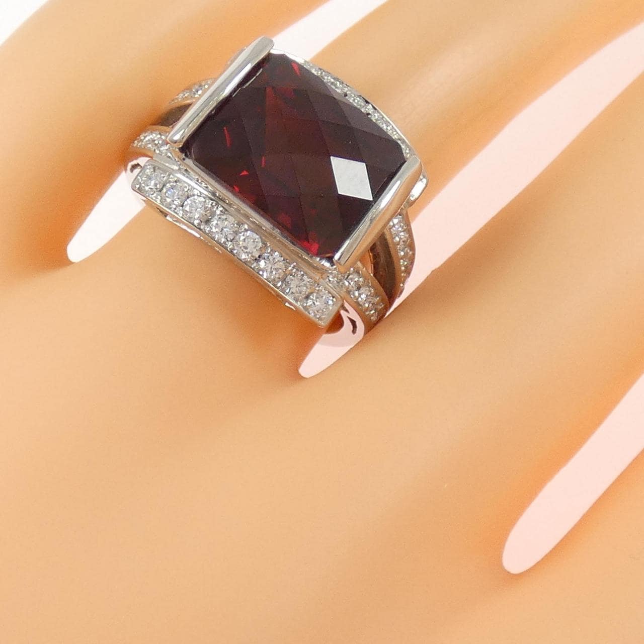 PT900 ガーネット リング 8.80CT