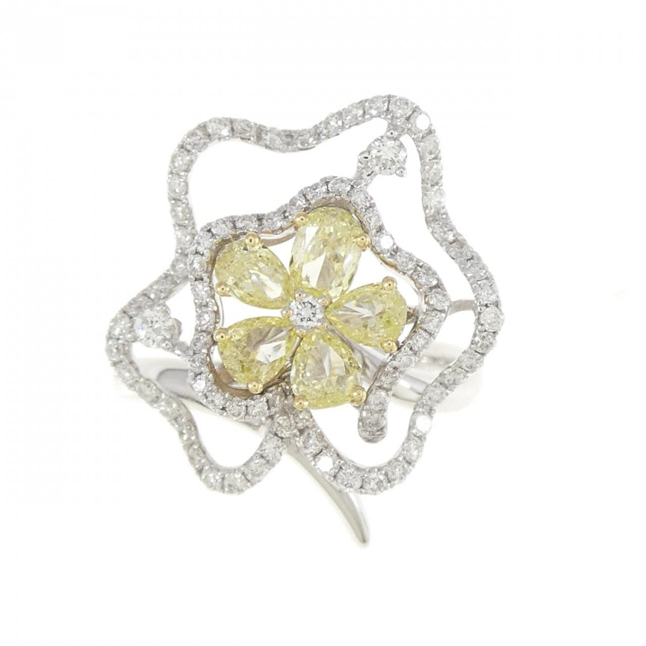 750WG/750YG Flower Diamond Ring 0.64CT