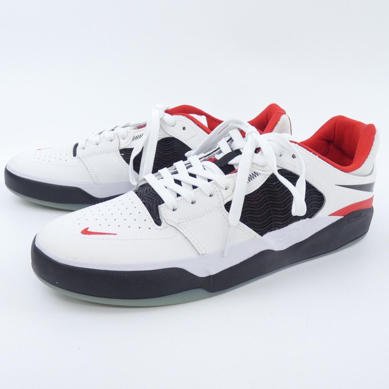 ナイキ NIKE DZ5648-100 スニーカー