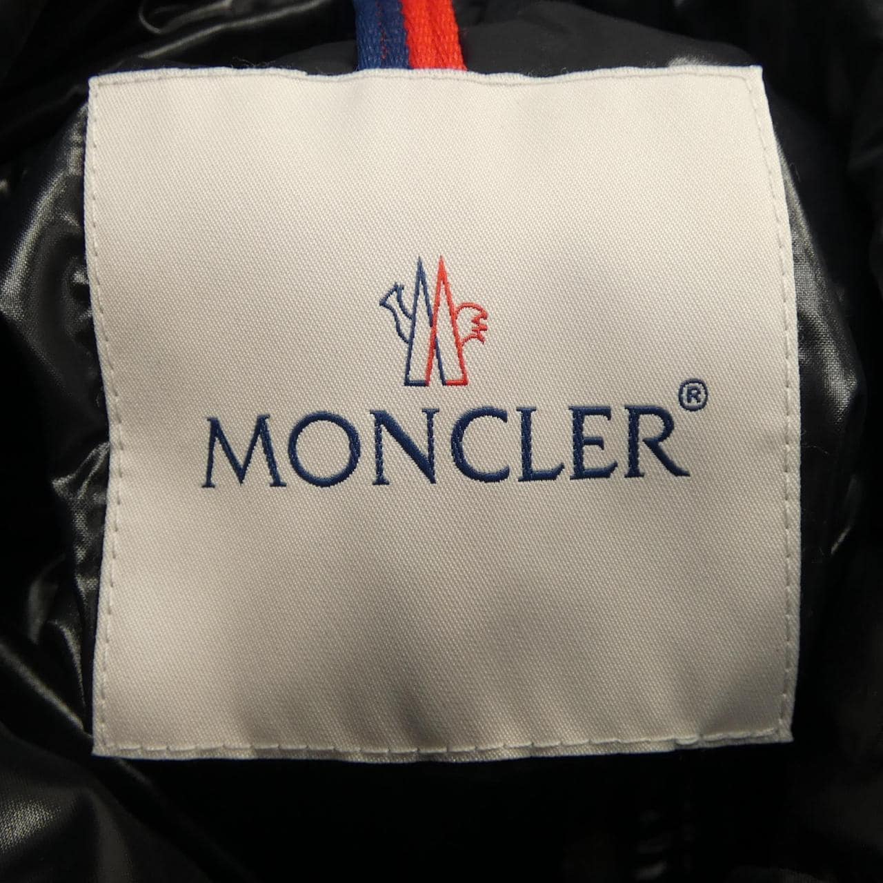 モンクレール MONCLER ダウンジャケット