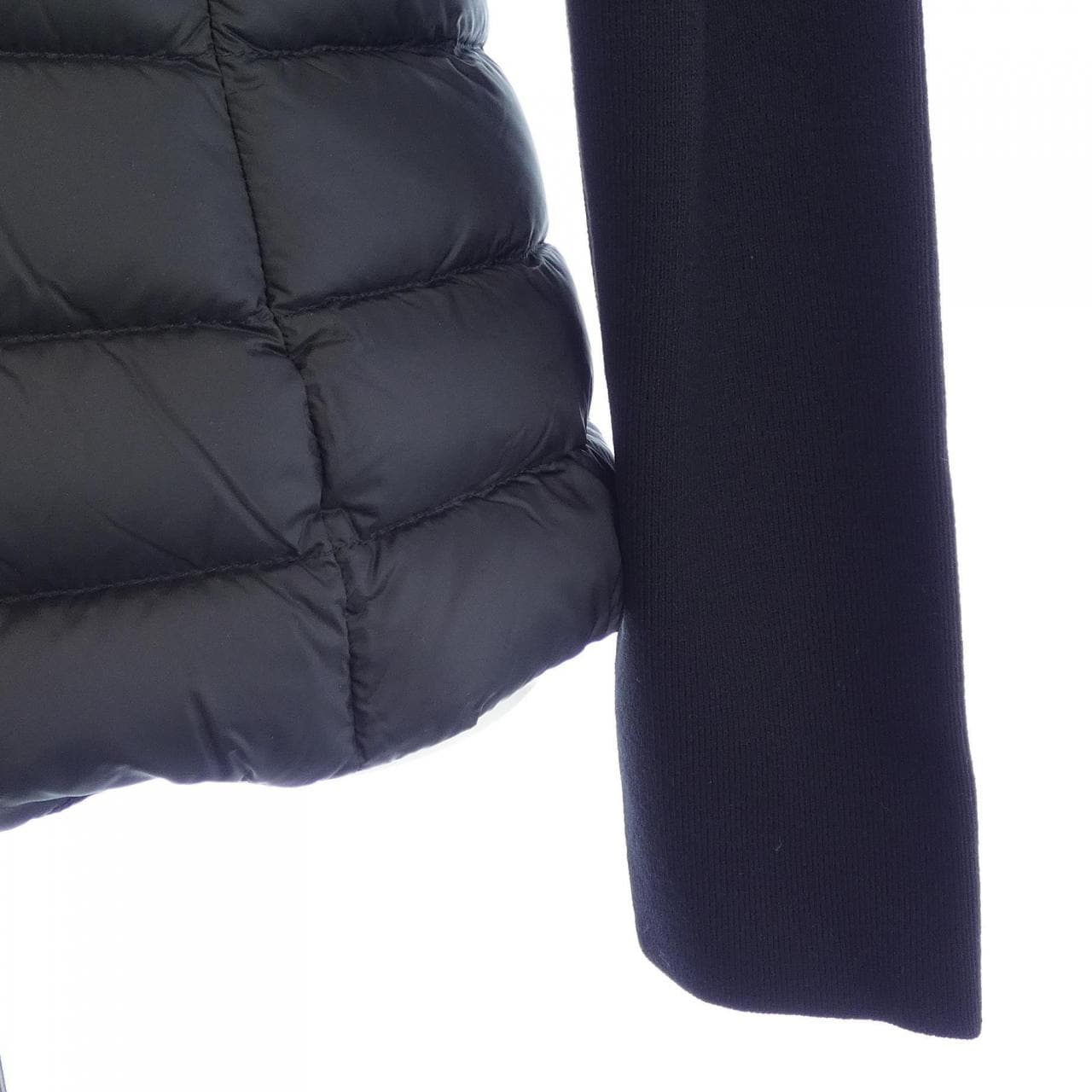 モンクレール MONCLER 10939B00006 M1122 ダウンジャケット