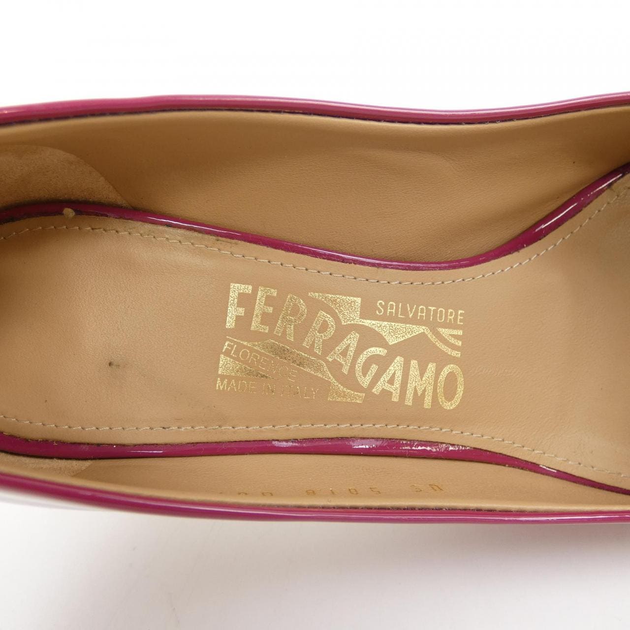 サルヴァトーレフェラガモ SALVATORE FERRAGAMO パンプス