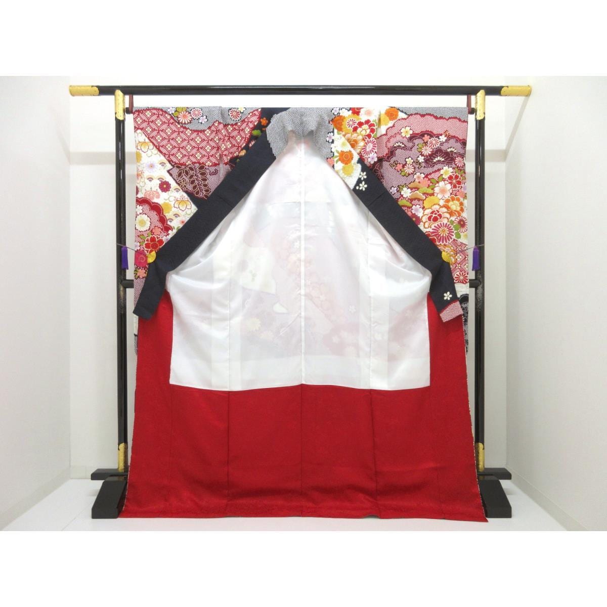 振袖　友禅金彩加工　刺繍入り絞り加工