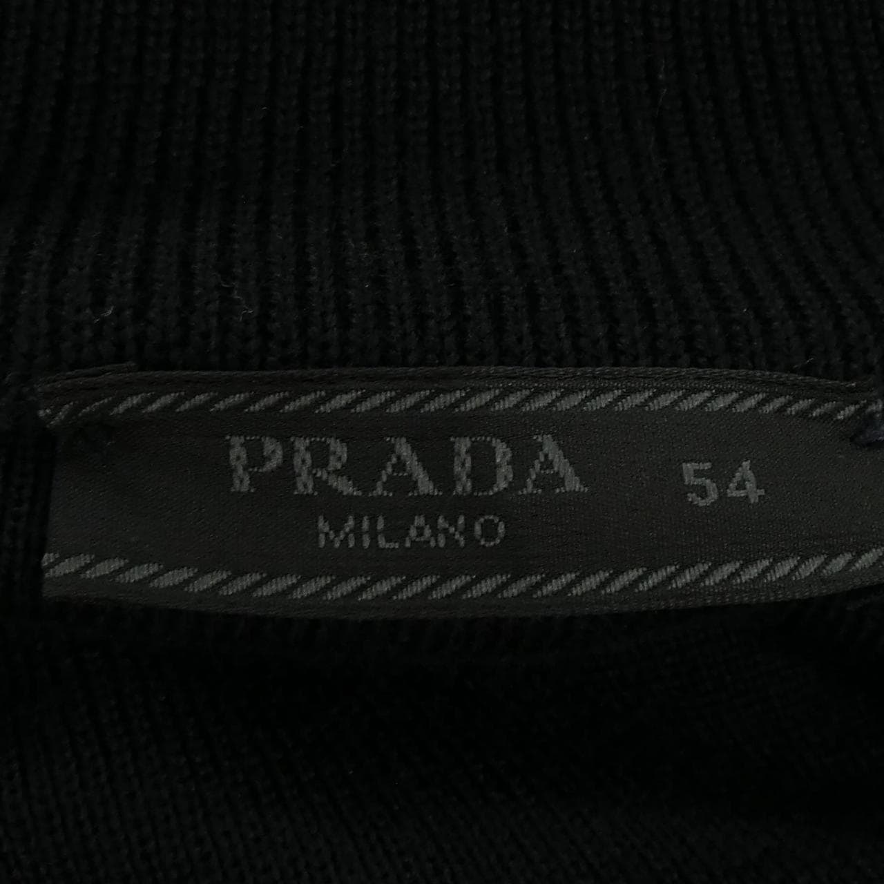 プラダ PRADA トライアングルロゴ UMG116 R212 U98 ブルゾン