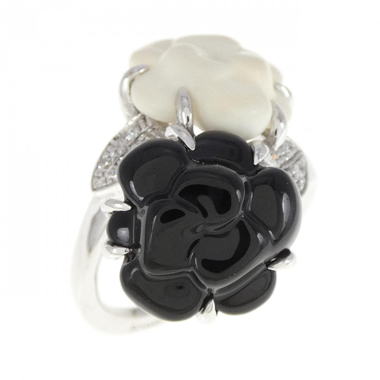 CHANEL camellia ring